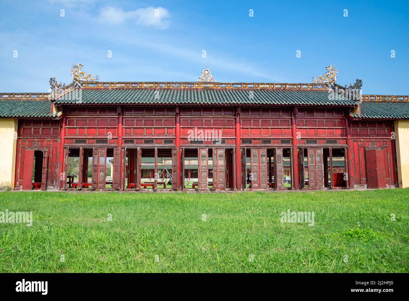 Galleria dell'antico complesso del palazzo della città viola proibita. Hue, Vietnam Foto Stock