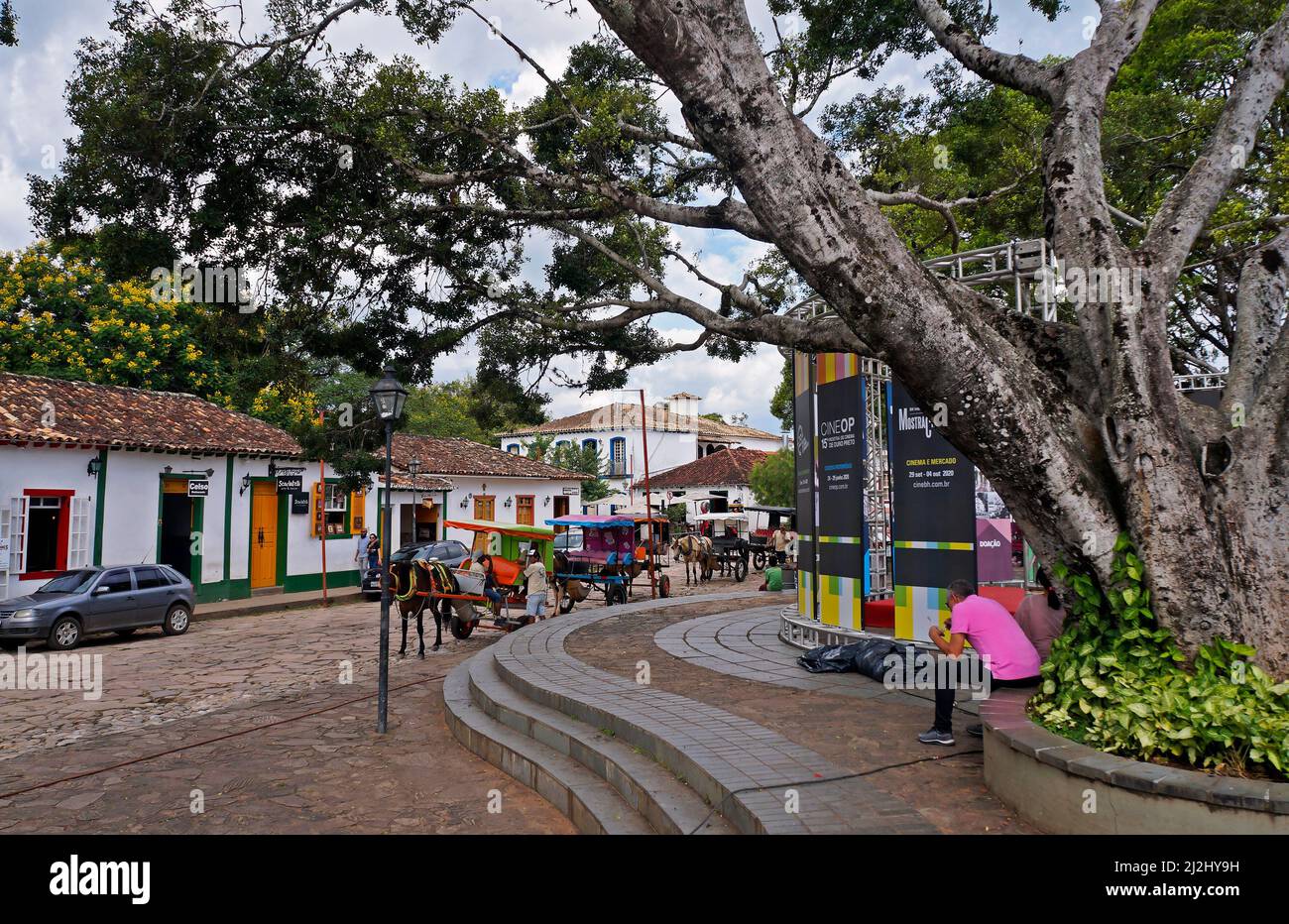 TIRADENTES, MINAS GERAIS, BRASILE - 27 GENNAIO 2020: Festival del cinema in piazza (23ª Mostra de Cinema de Tiradentes) Foto Stock