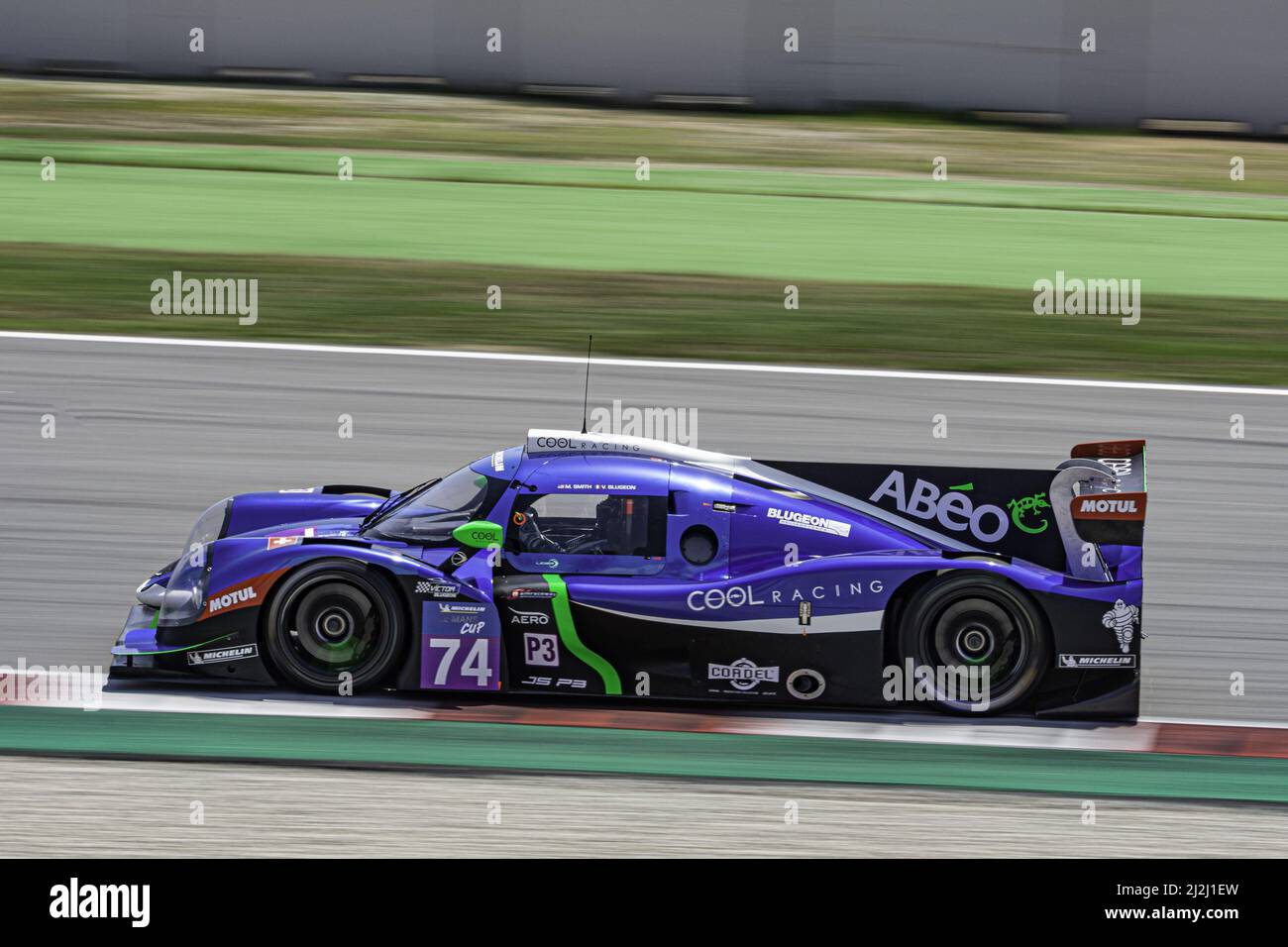 Un'auto da corsa blu in pista, Ligier JS P3 Foto Stock