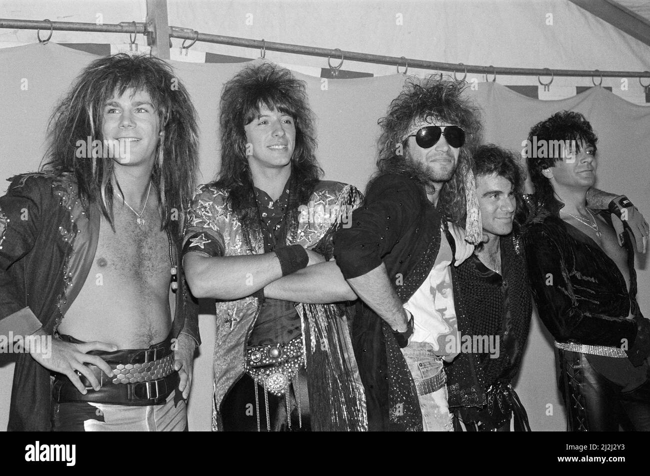 Bon Jovi è stato raffigurato a Monsters of Rock, Castle Donington. David Bryan, Richie Sambora, Jon Bon Jovi, Tico Torres e Alec John tali. 22nd agosto 1987. Foto Stock
