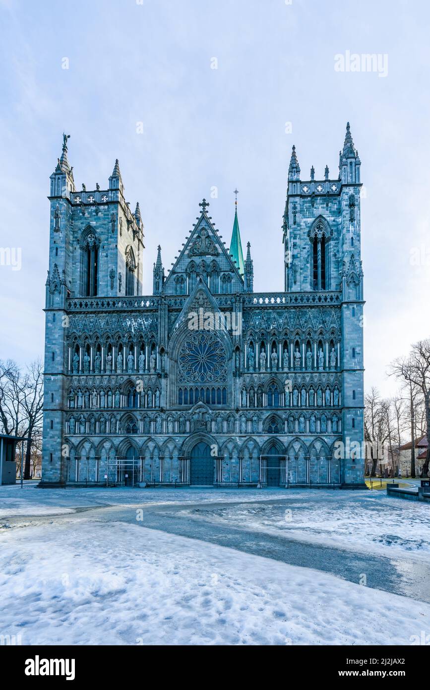 Una famosa cattedrale di Nidarosdomen a Trondheim, Norvegia Foto Stock