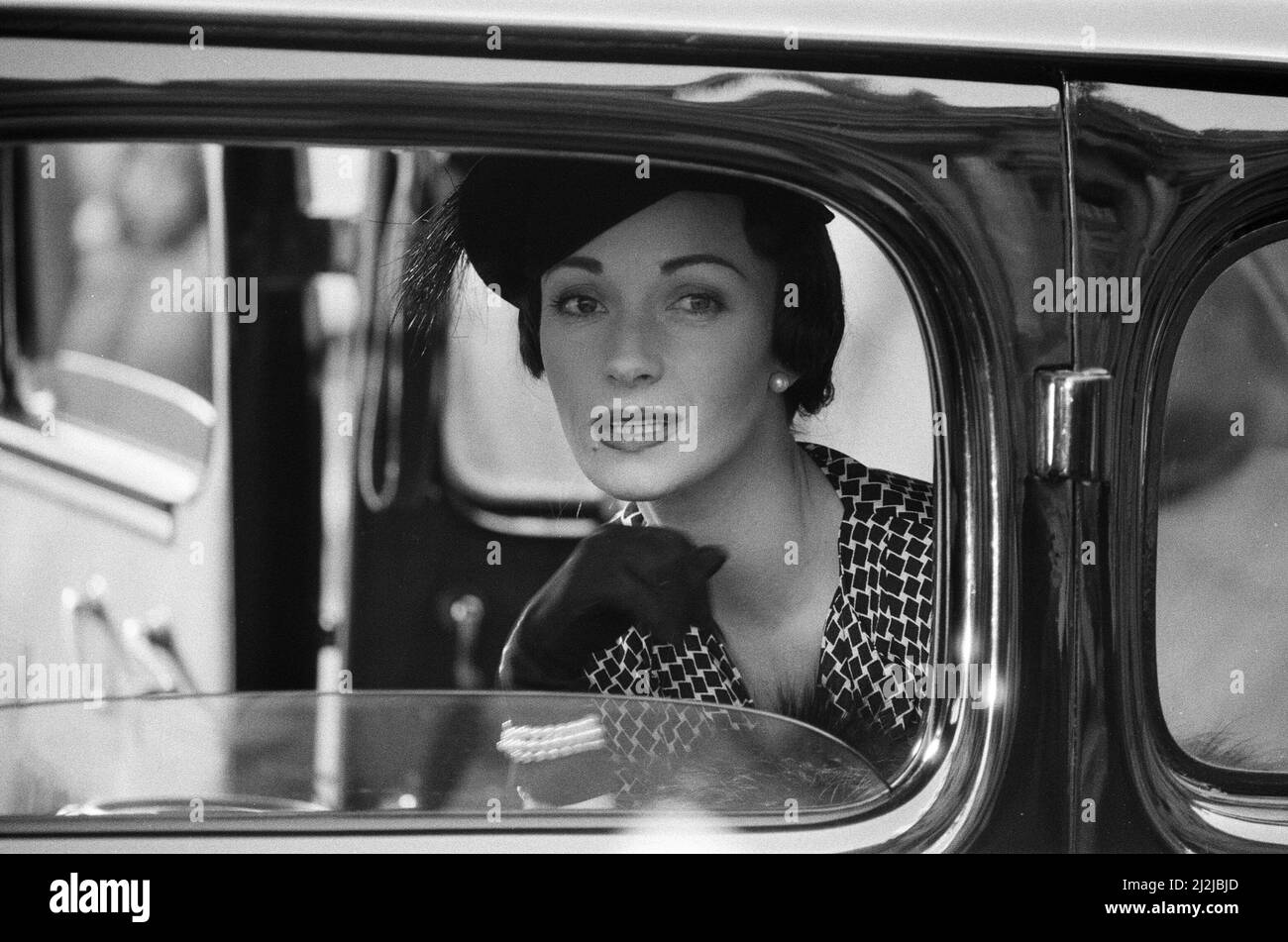 Jane Seymour come Wallis Simpson sul set di 'la donna che amava' in Chantilly. 10th dicembre 1987. Foto Stock