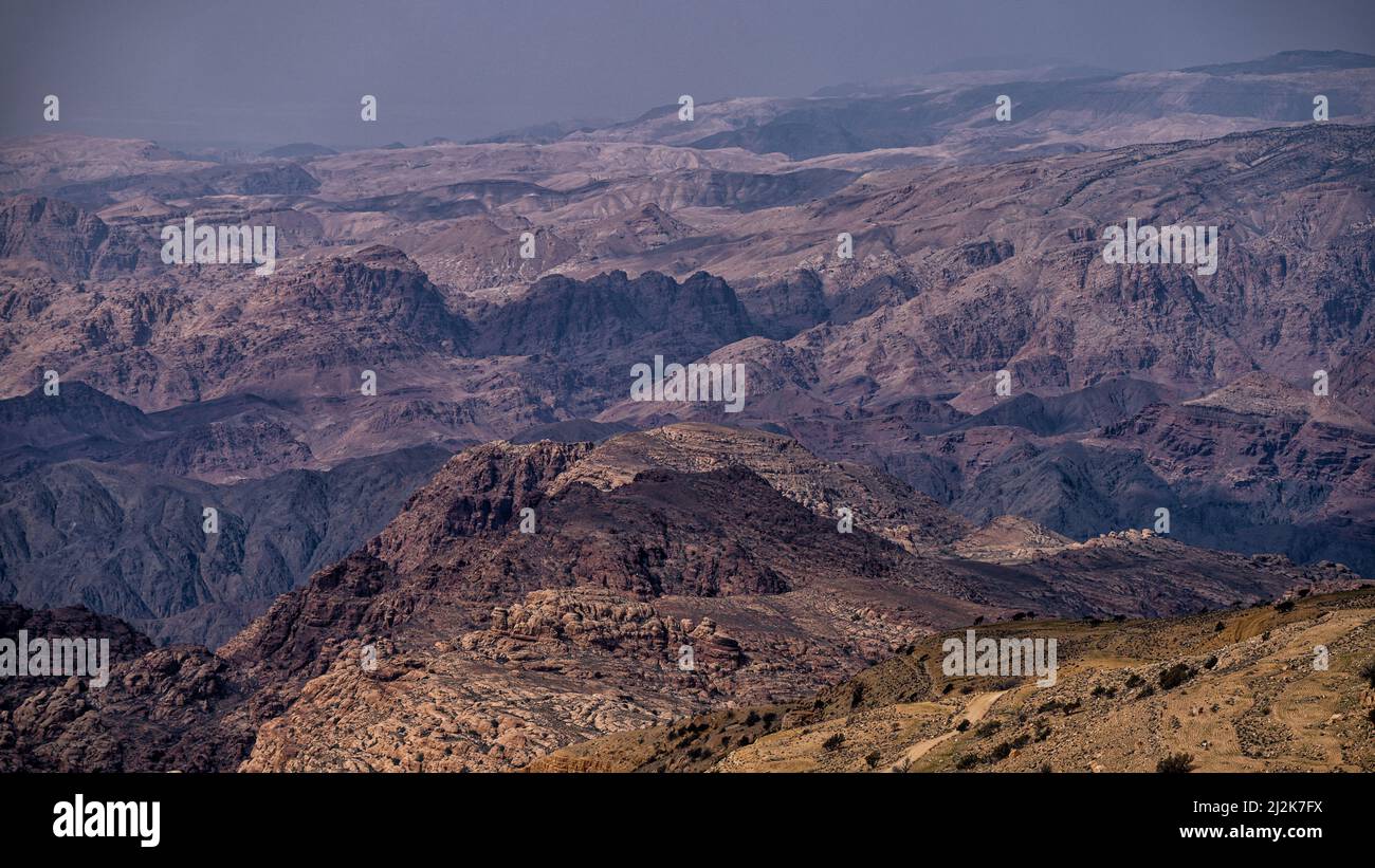 Paesaggio desertico delle montagne di Edom, Shoubak, Giordania. Foto Stock