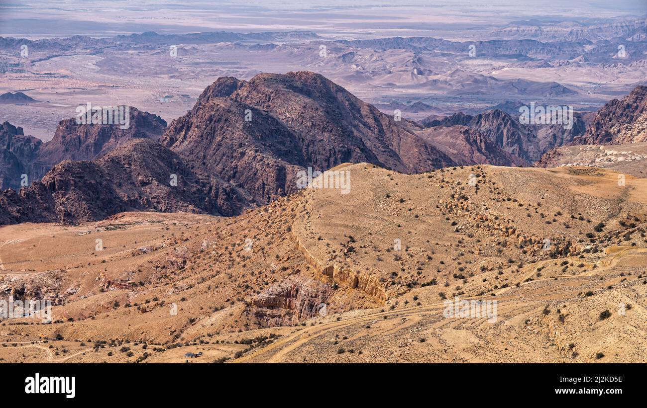 Paesaggio desertico delle montagne di Edom, Shoubak, Giordania. Foto Stock