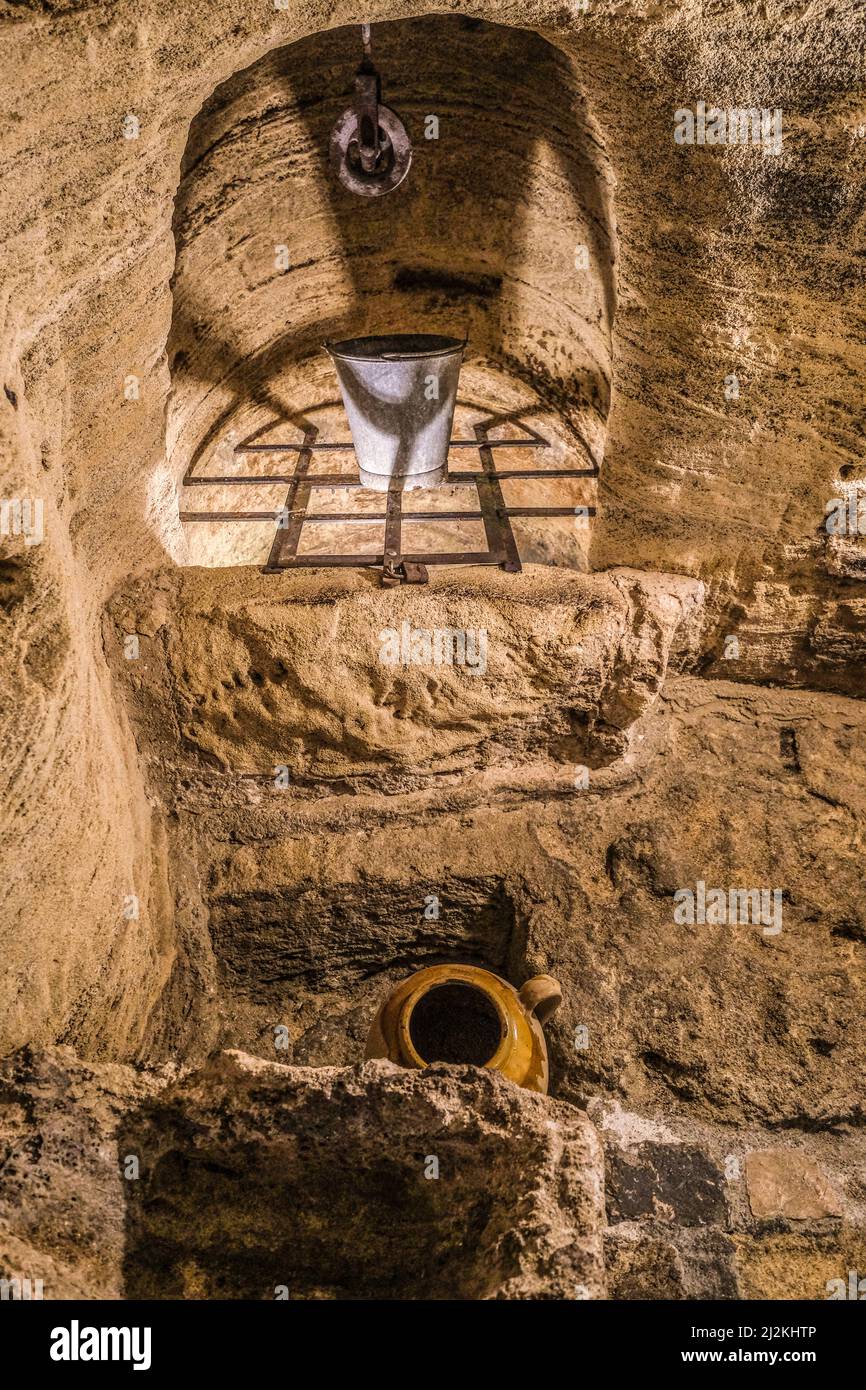 Puglia. Gallipoli. Frantoio sotterraneo, pozzo d'acqua 1600 Foto Stock