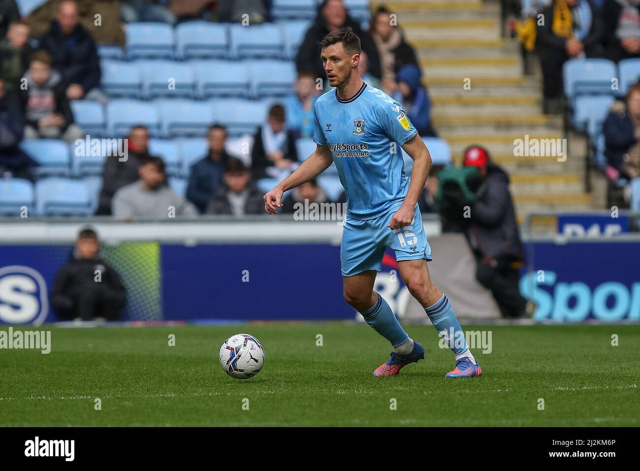 Dominic Hyam #15 di Coventry City con la palla Foto Stock