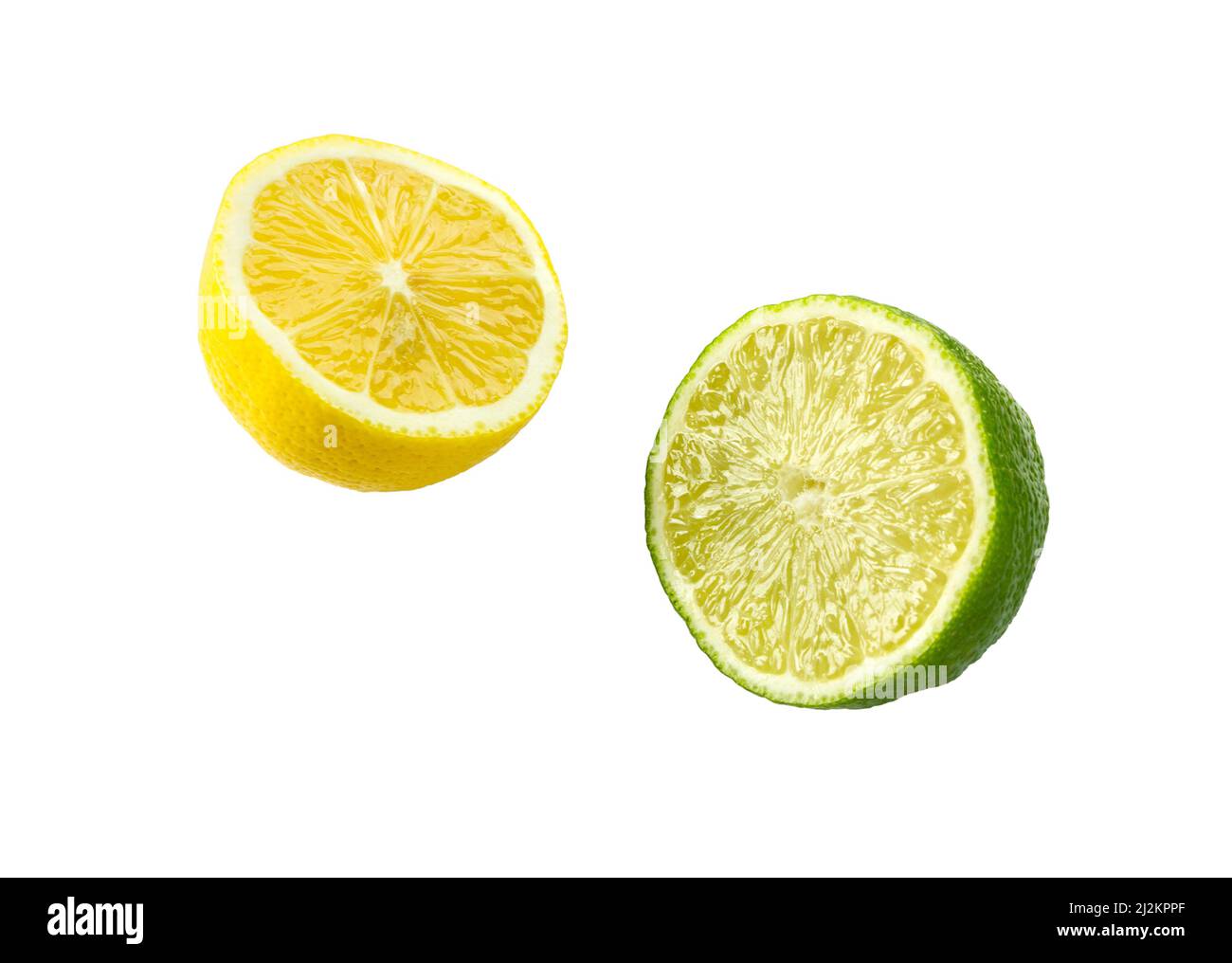 fetta di limone, isolata su sfondo bianco con percorso di ritaglio. Lime verde agrumi, fetta, pezzo, quarto. Foto Stock