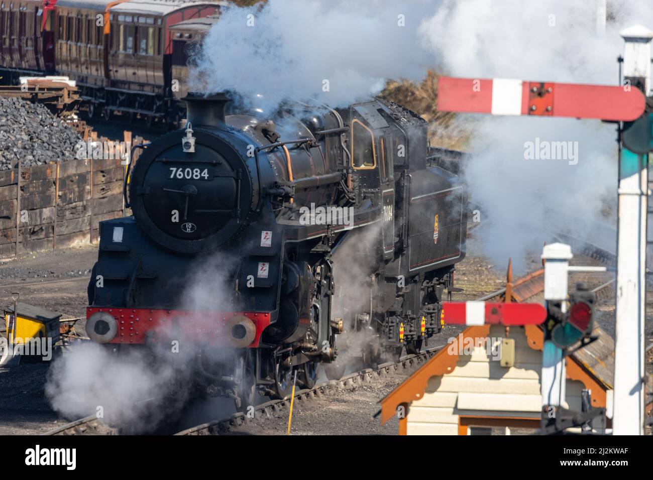 Weybourne, Regno Unito – Aprile 2nd 2022: Evento di gala a vapore di primavera sulla linea North Norfolk Poppy Credit: Richard o'Donoghue/Alamy Live News Foto Stock
