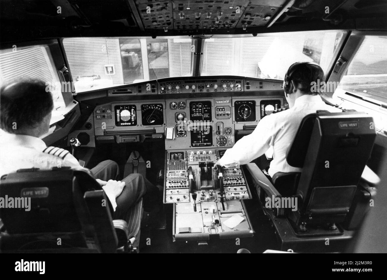Un nuovo aereo British Airways Airbus A320 del 50m all'aeroporto di Newcastle, 23/02/89 Foto Stock