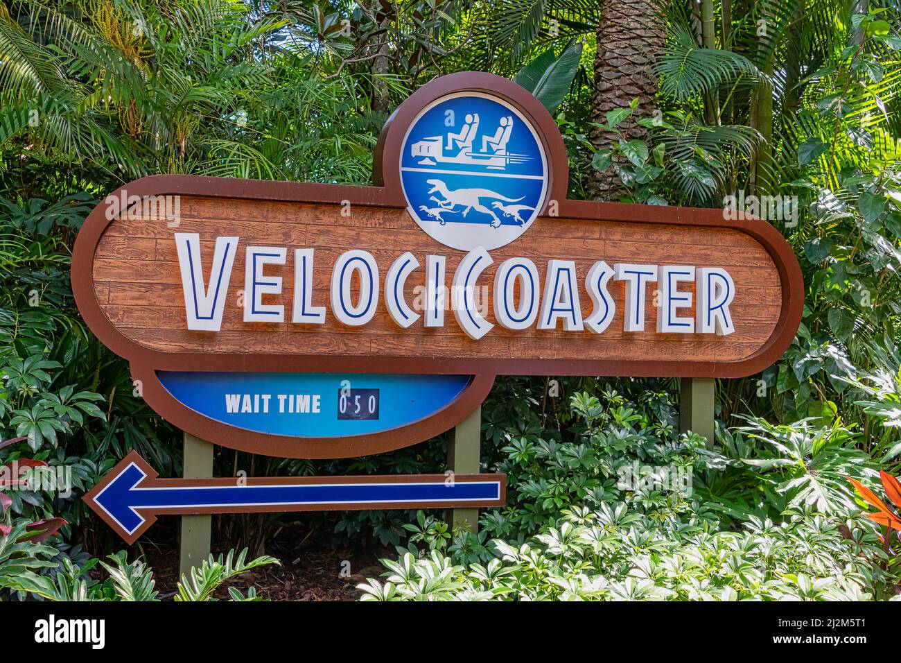 ORLANDO, USA - MARZO 07 2022: Cartello Velocicoaster all'Islands of Adventure Florida Foto Stock