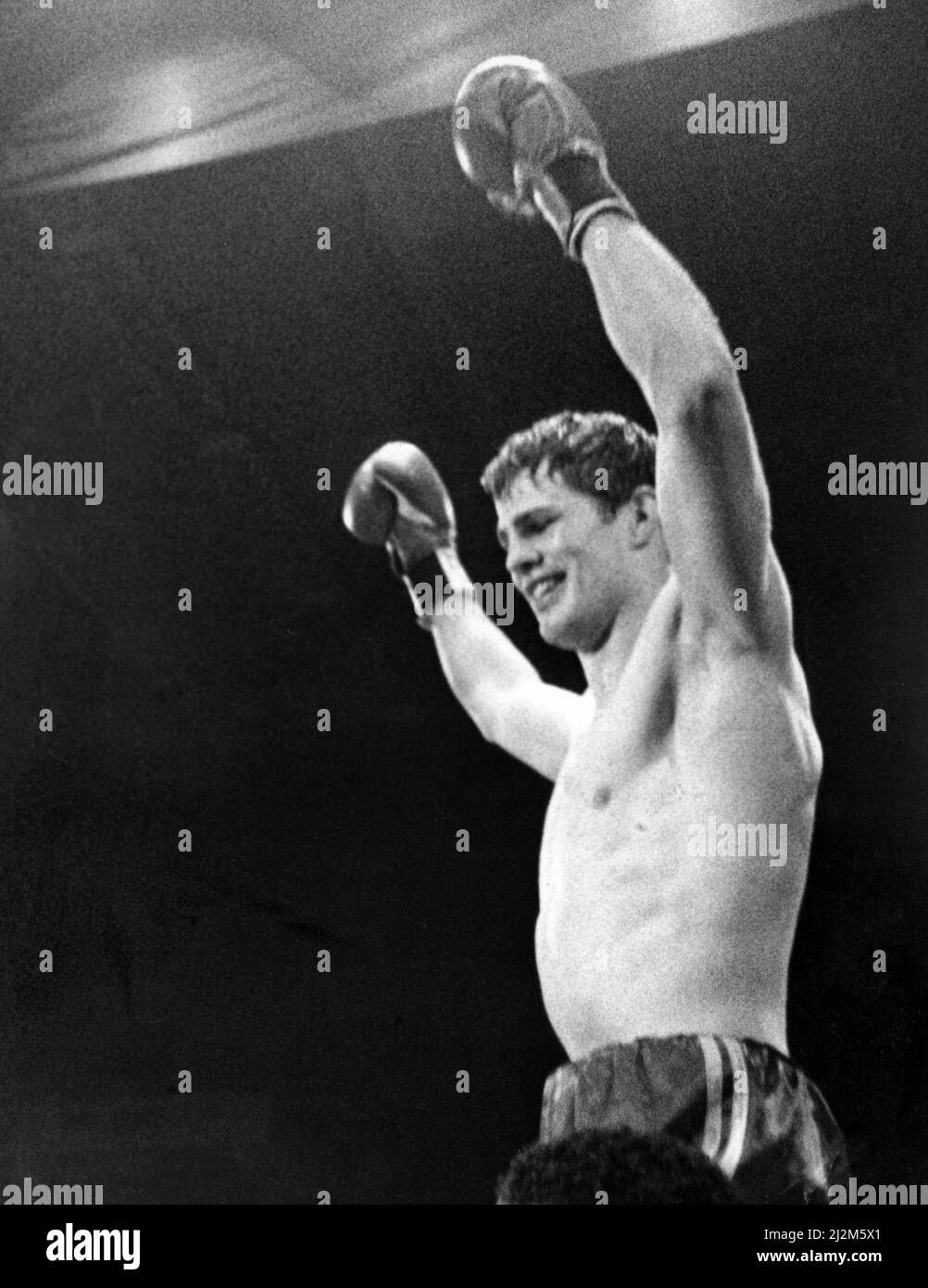 Glenn McCrory contro Patrick Lumumba, IBF World Cruiserweight Title Fight at the Louisa Center, Stanley, County Durham, Regno Unito, sabato 3rd giugno 1989. Glenn 'Gentleman' McCrory ha vinto il titolo vacante contro Patrick 'Killer' Lumumba dopo 12 giri con una decisione unanime punti. Foto Stock