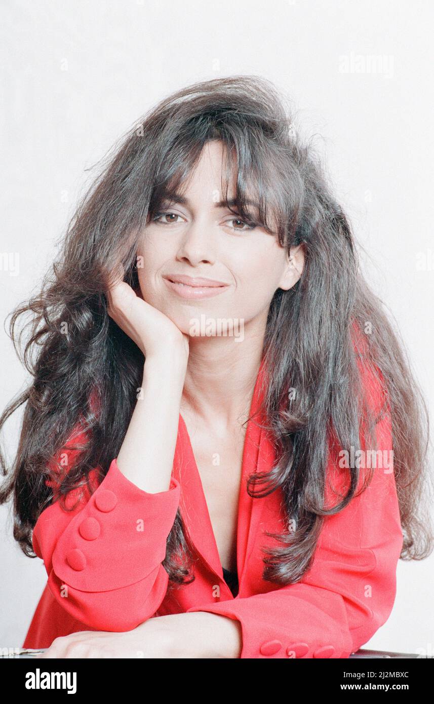 Susanna Hoffs, cantante, chitarrista e attrice americana, Studio Pix, Londra, Lunedì 25th Febbraio 1991. Foto Stock