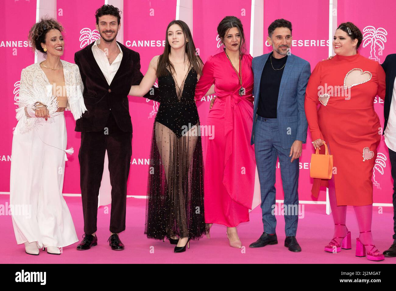 Meital Oved, Levin Leib Lev, Mishel Riaboy, Deakla Keydar, Doron ben-David e Maya Landsmann partecipano al tappeto rosa durante il Festival delle Canneseries 5th, il 02 aprile 2022 a Cannes, Francia. Foto di David Niviere/ABACAPRESS.COM Foto Stock