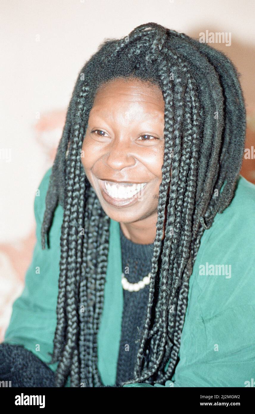 Deauville American Film Festival, Deauville, Francia, settembre 1990. La nostra foto mostra ... Whoopi Goldberg è al festival per promuovere il nuovo film, Ghost, in cui gioca il personaggio di Oda Mae Brown. Foto Stock