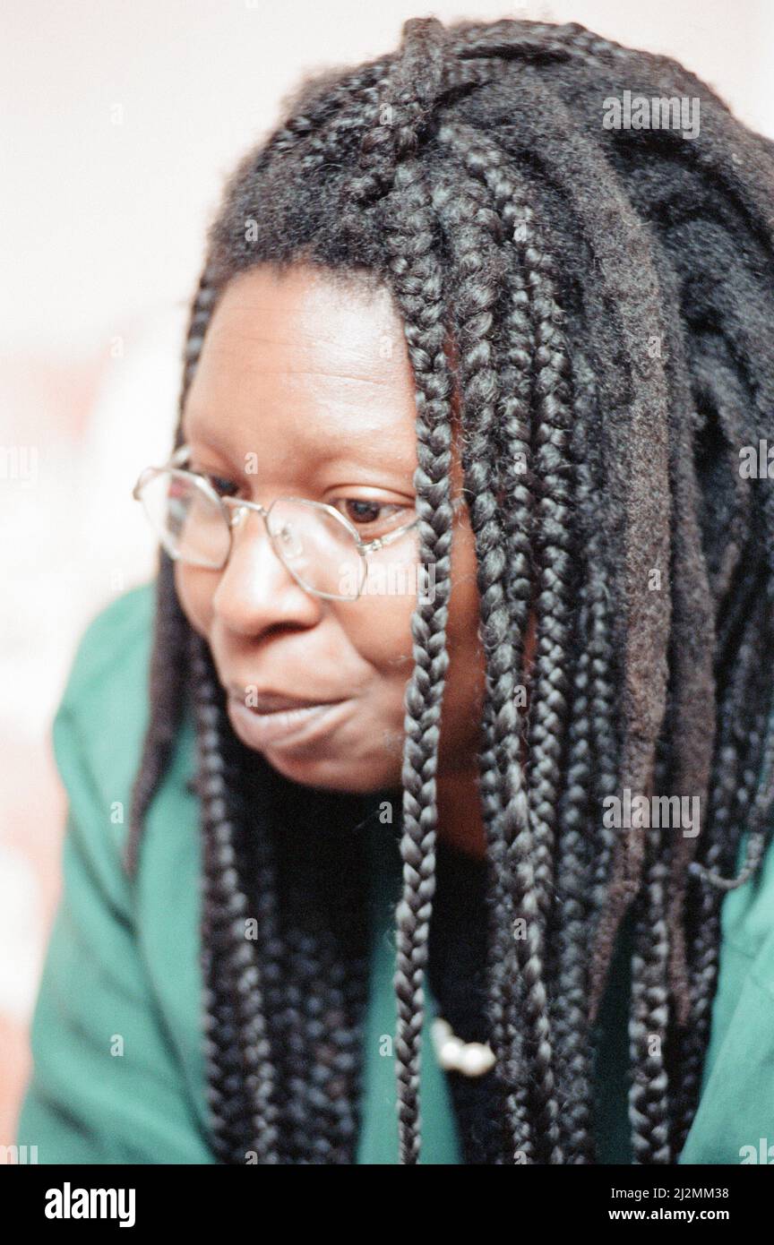 Deauville American Film Festival, Deauville, Francia, settembre 1990. La nostra foto mostra ... Whoopi Goldberg è al festival per promuovere il nuovo film, Ghost, in cui gioca il personaggio di Oda Mae Brown. Foto Stock