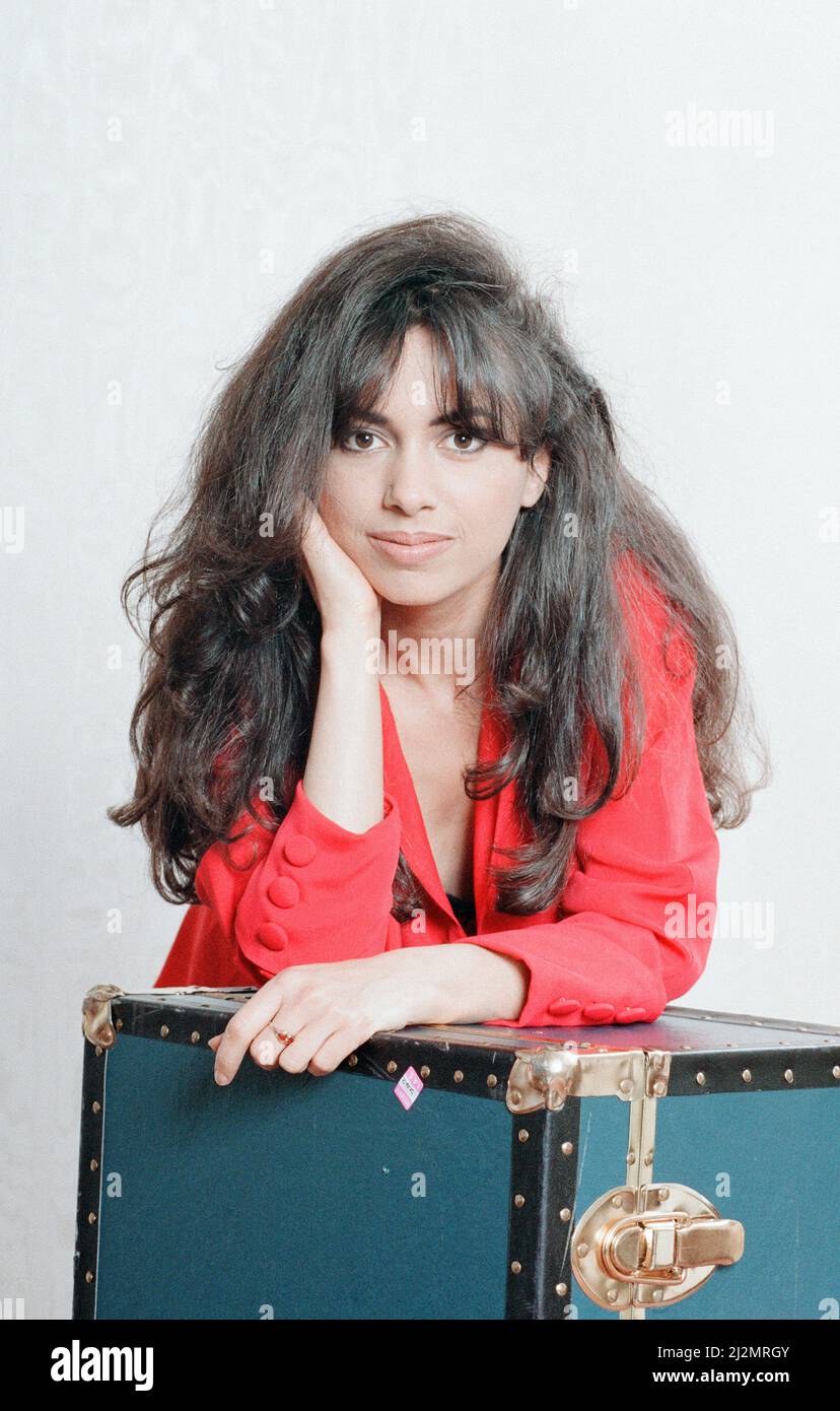 Susanna Hoffs, cantante, chitarrista e attrice americana, Studio Pix, Londra, Lunedì 25th Febbraio 1991. Foto Stock