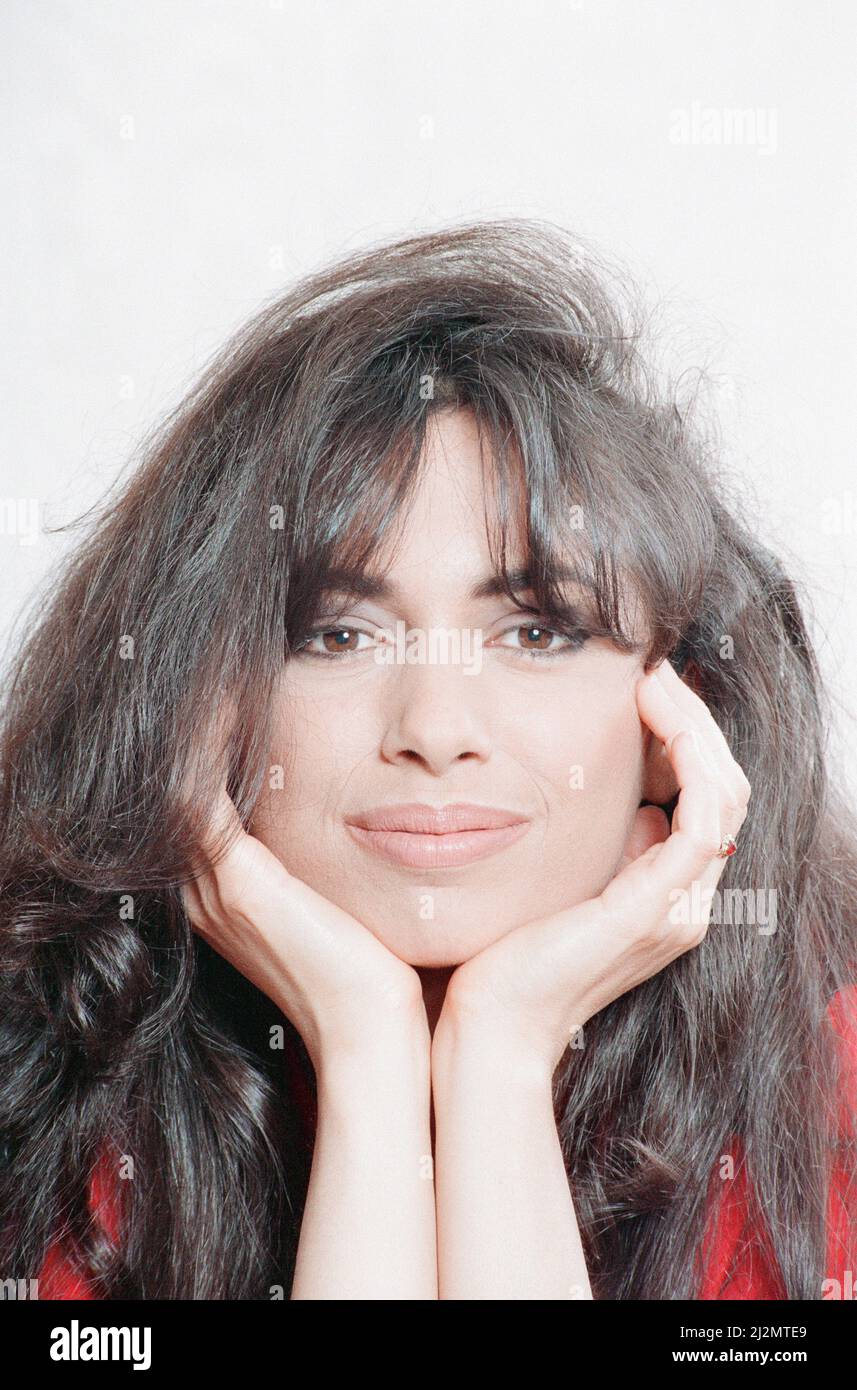 Susanna Hoffs, cantante, chitarrista e attrice americana, Studio Pix, Londra, Lunedì 25th Febbraio 1991. Foto Stock