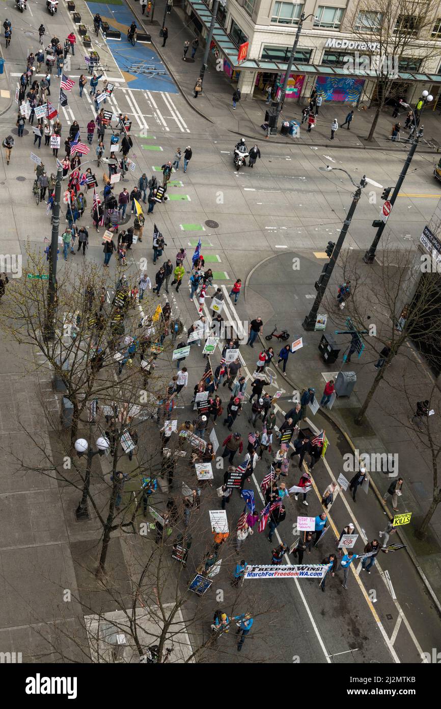 Seattle, Stati Uniti. 26 Mar 2022. La marcia per la libertà Rally rifiuto Covid Mandati protesta centro. Foto Stock