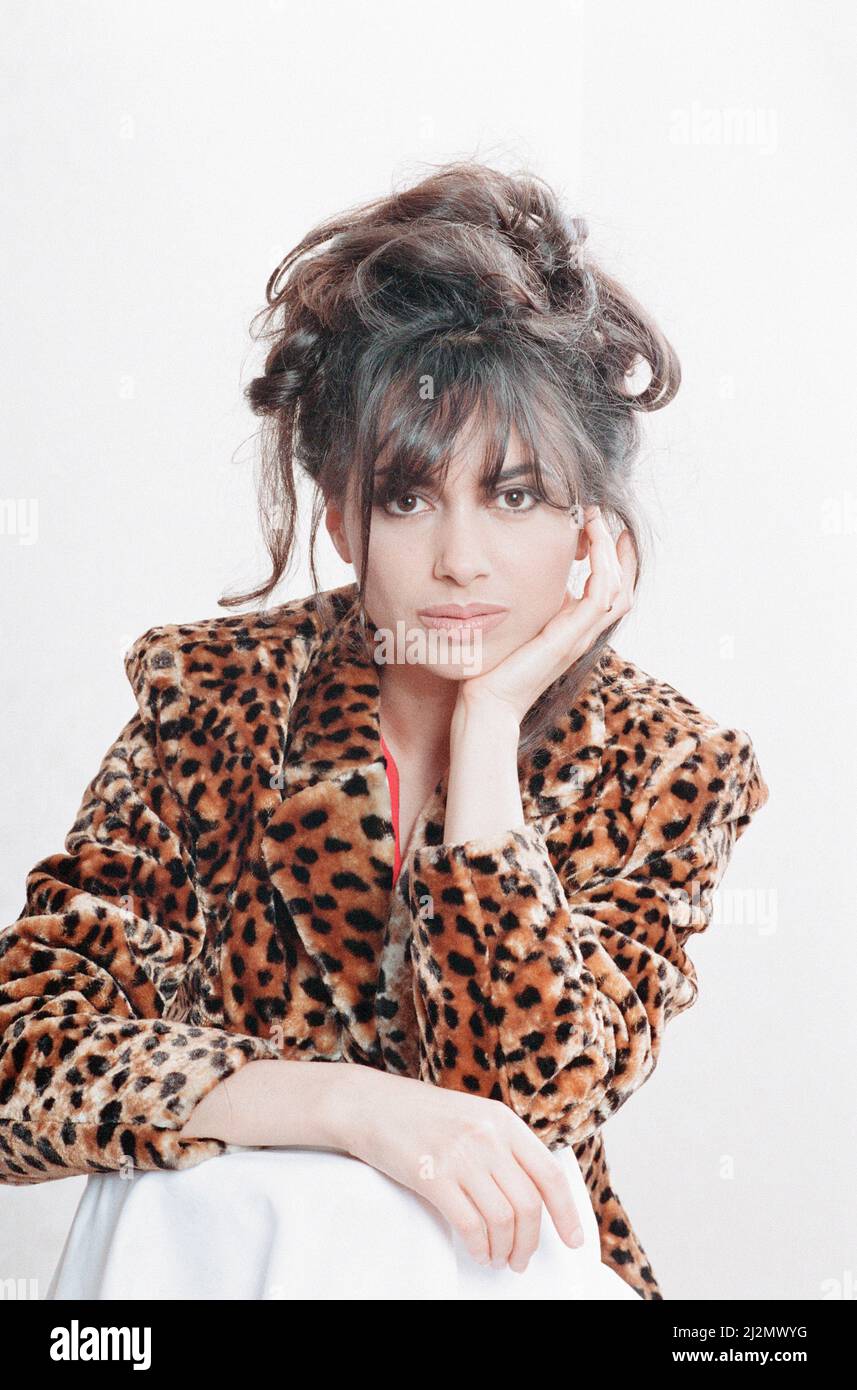 Susanna Hoffs, cantante, chitarrista e attrice americana, Studio Pix, Londra, Lunedì 25th Febbraio 1991. Foto Stock