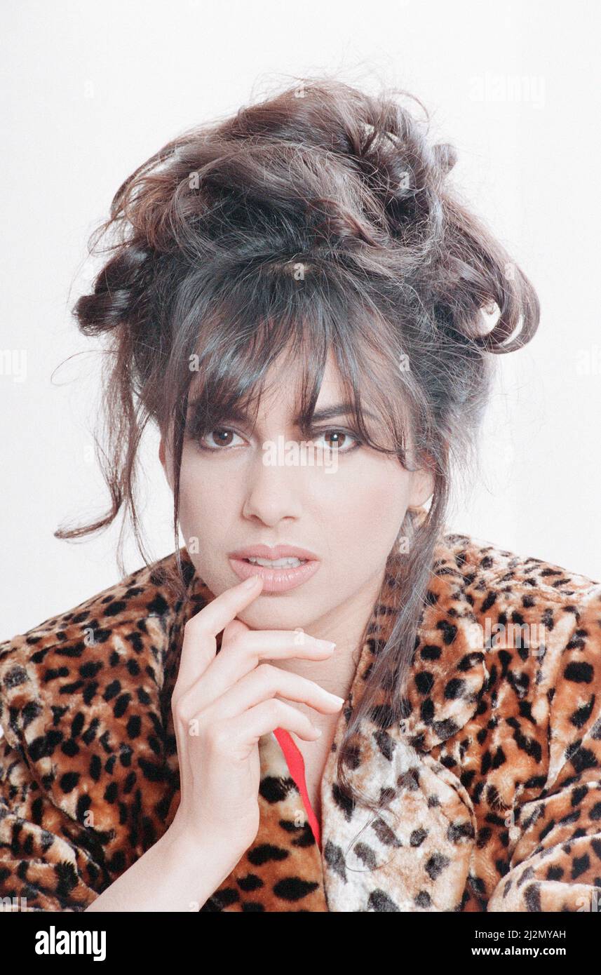 Susanna Hoffs, cantante, chitarrista e attrice americana, Studio Pix, Londra, Lunedì 25th Febbraio 1991. Foto Stock