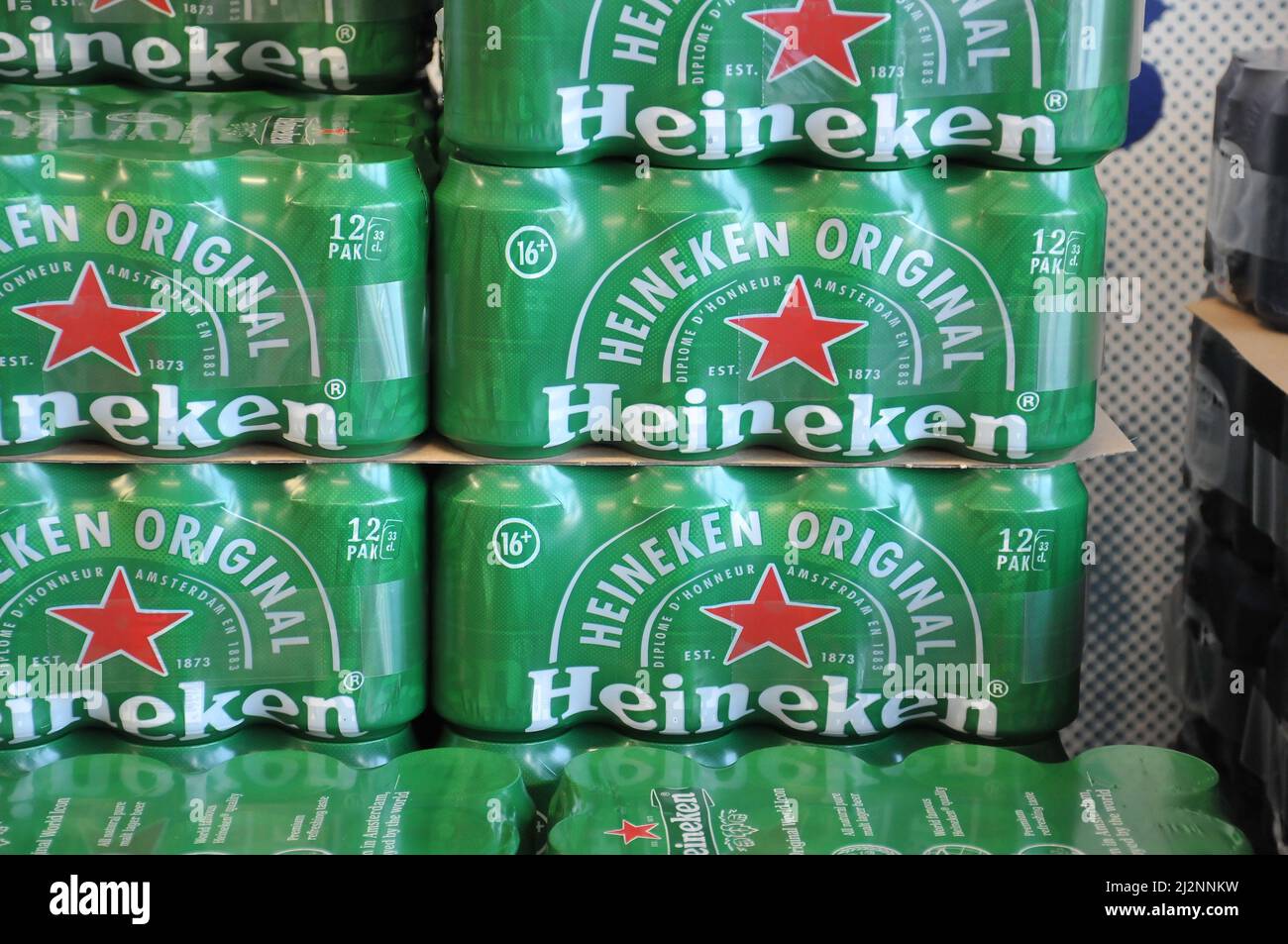 Copenaghen/Danimarca/.03 Aprile 2022/Dutch Heineken beer CAN nella capitale danese Copenaghen Danimarca.. (Foto..Francis Dean/Dean Pictures) Foto Stock