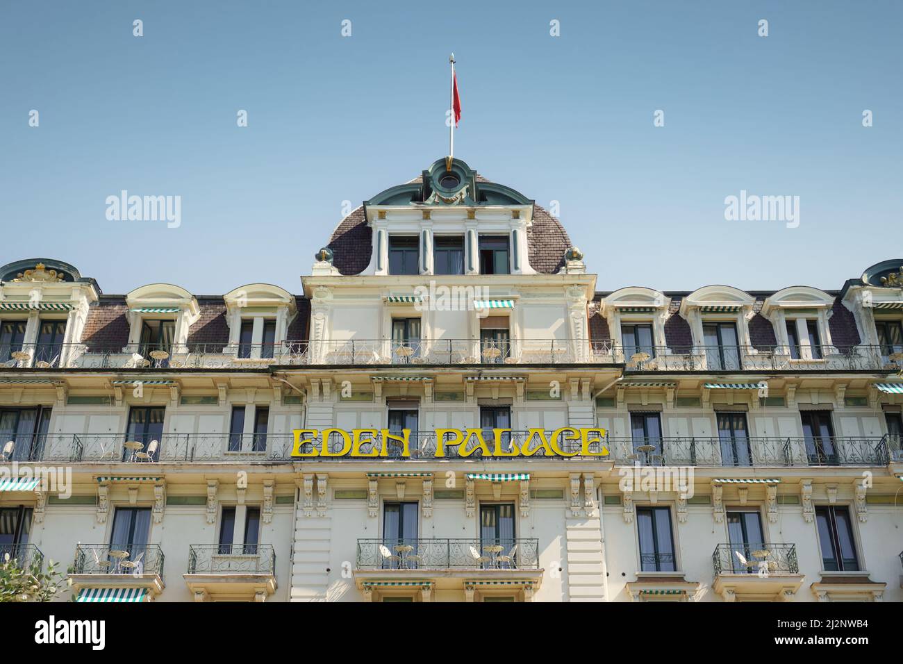 MONTREUX, SVIZZERA - 01 SETTEMBRE 2021: Eden Palace au Lac Montreux. Hotel a Montreux Svizzera sulle rive del Lago di Ginevra. Foto Stock