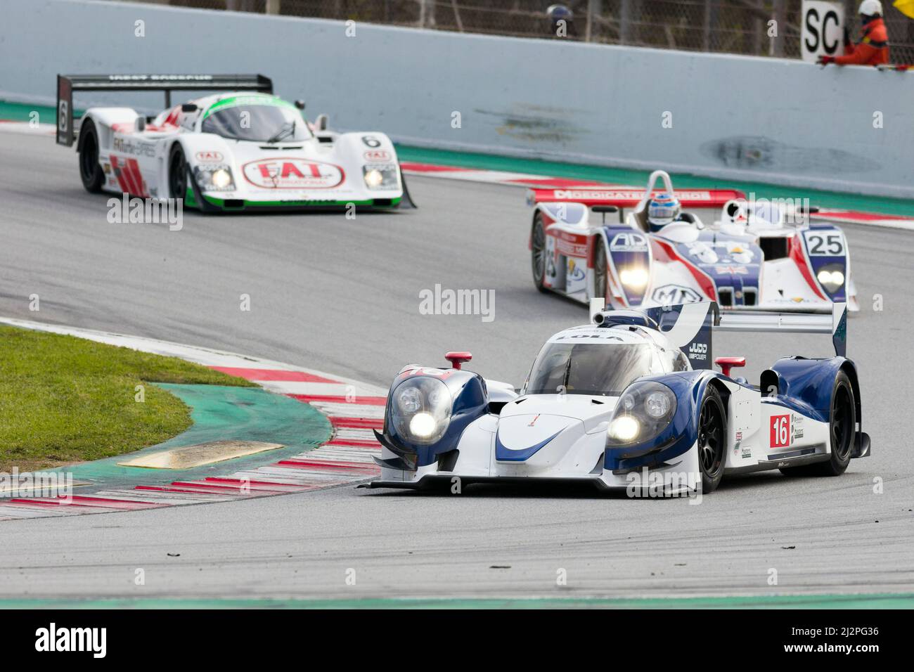 Catalunya, Spagna. 3rd aprile 2022; Circuit de Barcelona-Catalunya, Spagna; Espirituu de Montjuic: Steve Tandy (GB) Lola Judd B12 60 seguito da Mike Newton (GB) MG Lola EX257 e Lukas Halusa (AT) Porsche 962 durante l'Espirituu de Montjuic al Circuit of Catalunya Credit: Action Plus Sports Images/Alamy Live News Foto Stock