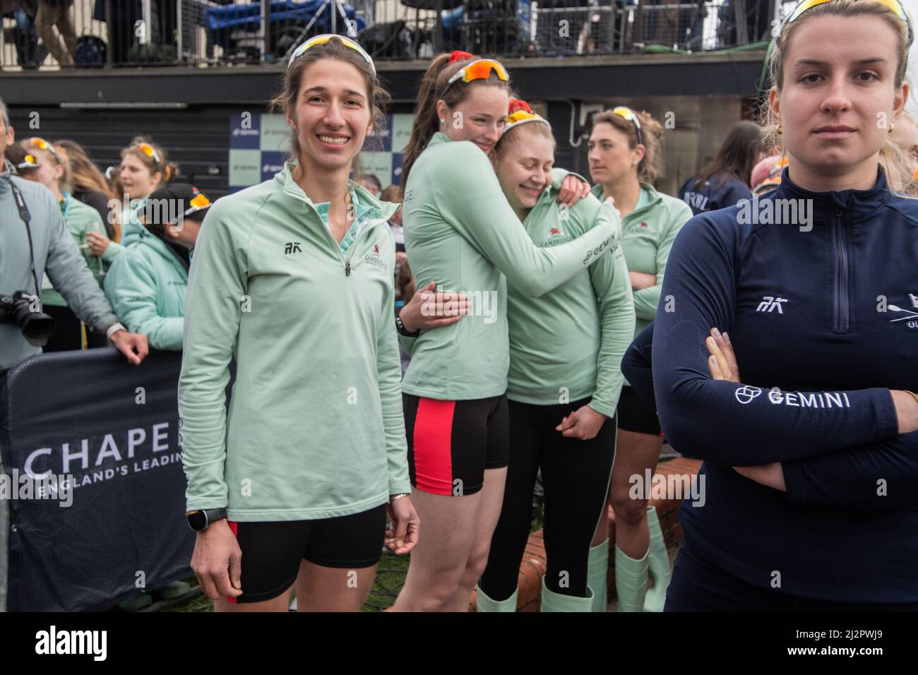 Londra, Regno Unito. 3rd Apr 2022. Adriana Perez Redondo di Cambridge e Anja Zehfuss di Oxford. Oxford batte Cambridge in Boat Race 2022. Oxford Mens Crew ha ottenuto la loro prima vittoria dal 2017 nella 167th Boat Race di nuovo a casa sua sulla Tideway. BBC tv ha coperto l'evento con Clare Balding commentando e Sir Matt Pinsent umpired. Credit: Peter Hogan/Alamy Live News Foto Stock