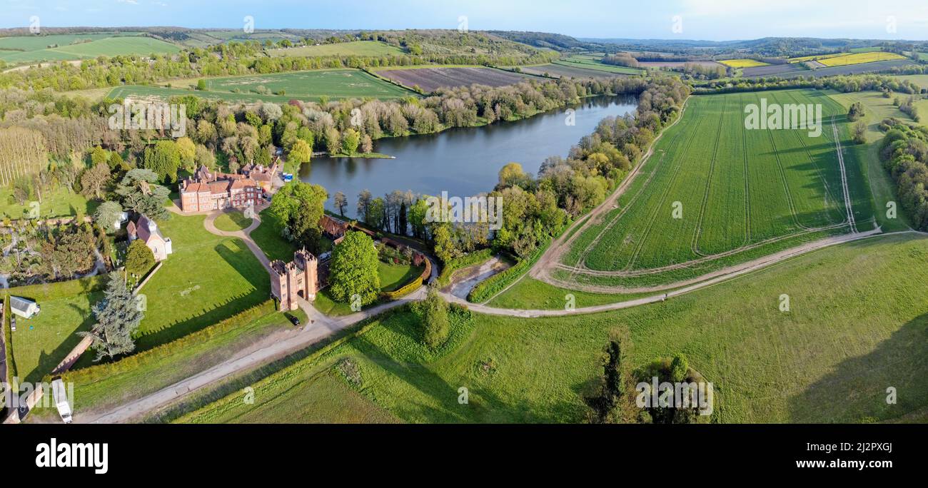 Veduta aerea del Castello di Lullingstone e del World Garden di Eynsford, Kent, Inghilterra. Foto Stock