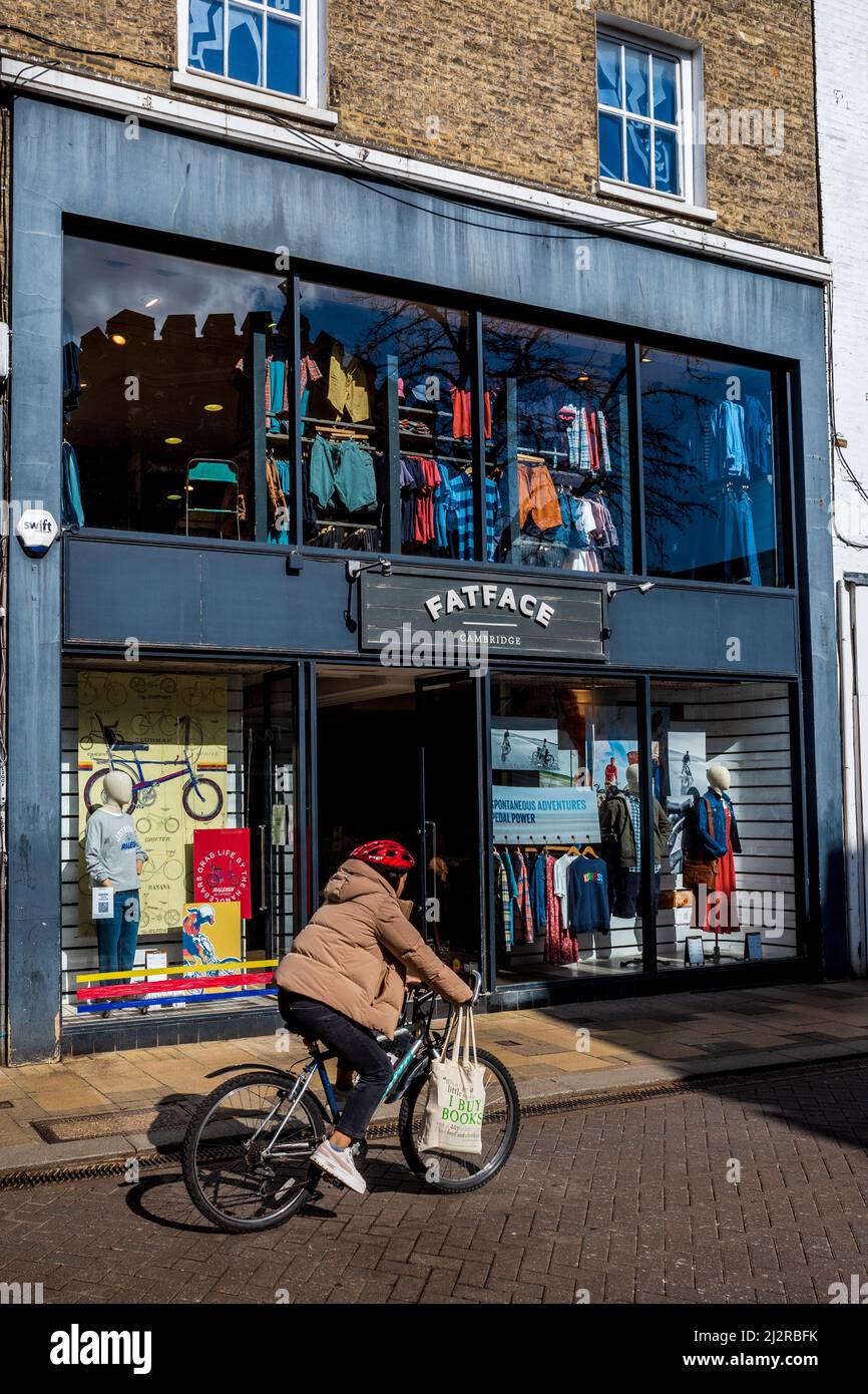 Negozio di abbigliamento e lifestyle Fatface nel centro di Cambridge. Fatface è una catena di negozi di abbigliamento e accessori lifestyle, fondata nel 1988. Foto Stock