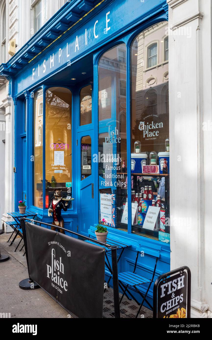 Fish Plaice Fish & chip Restaurant London - Fish Plaice si trova a Bloomsbury, vicino al British Museum, al 32 di Museum Street. Foto Stock