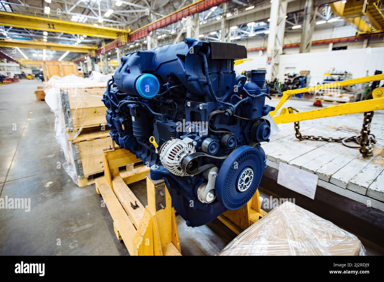 Moderno motore diesel per l'assemblaggio di macchinari in officina Foto Stock