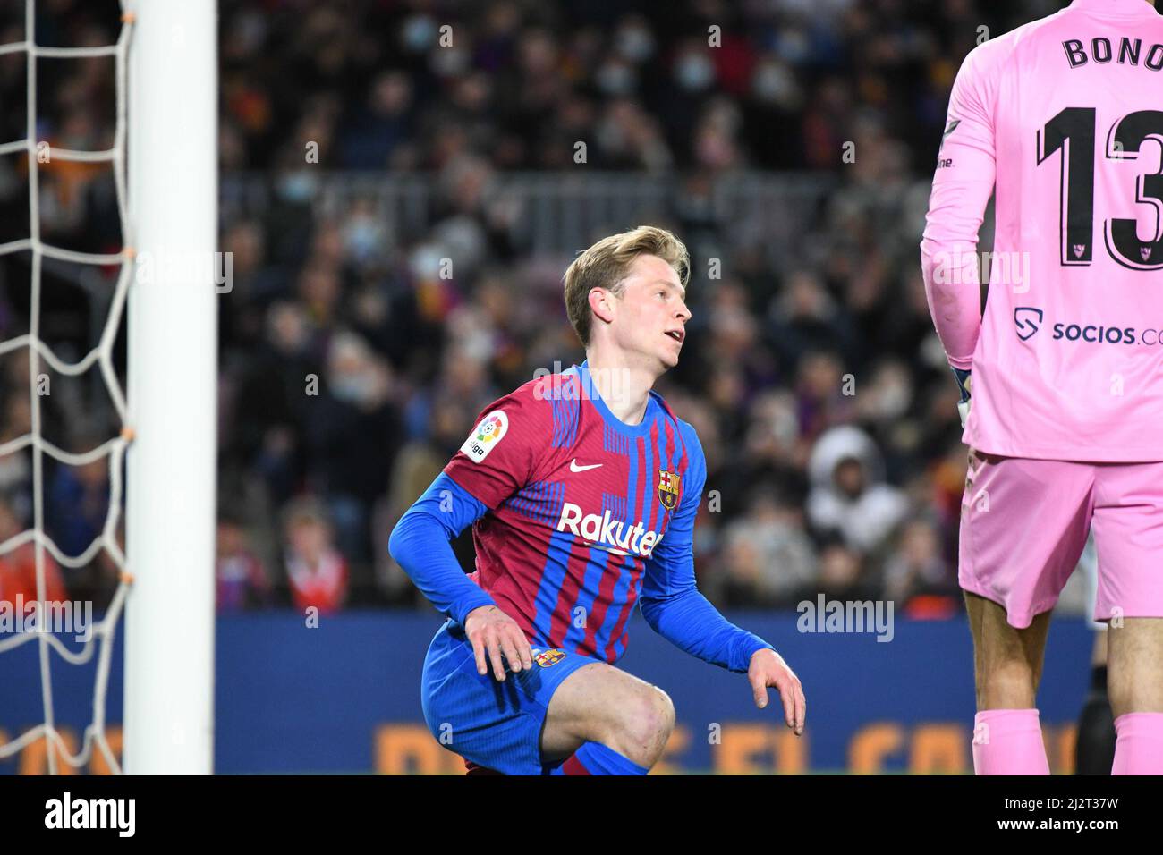 BARCELLONA, SPAGNA - 3 APRILE: Frenkie de Jong del FC Barcellona durante la partita la Liga tra il FC Barcelona e il Sevilla FC a campo Nou il 3 aprile 2022 a Barcellona, Spagna. (Foto di Sara Aribó/Pximages) Credit: PX Images/Alamy Live News Foto Stock