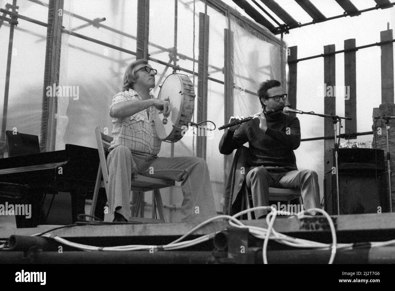 La band folk irlandese The Chieftains ha suonato il 25 luglio 1976 al festival folk di luglio Wakes a Chorley, nel Lancashire, Inghilterra. Foto Stock