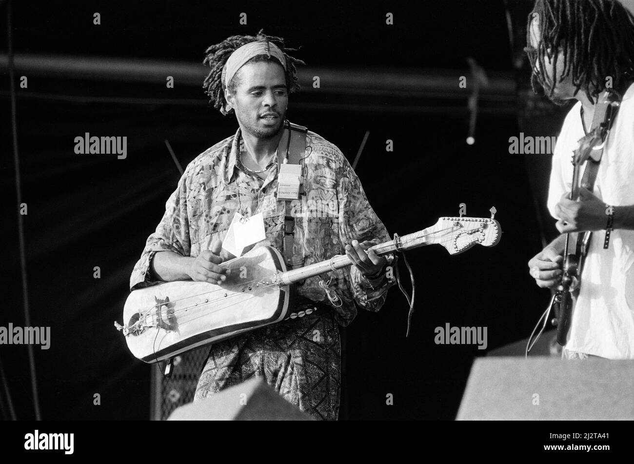 Hassan Hakmoun si esibisce al WOMAD Festival di Rivermead a Reading, Berkshire, 17th luglio 1992. Foto Stock
