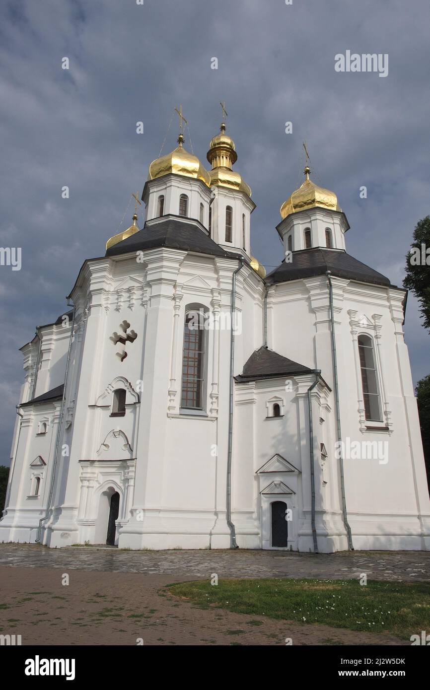 Antica Chiesa Ortodossa Ucraina. Architettura barocca Ucraina. La Chiesa di Caterina è una chiesa funzionante a Chernihiv Foto Stock