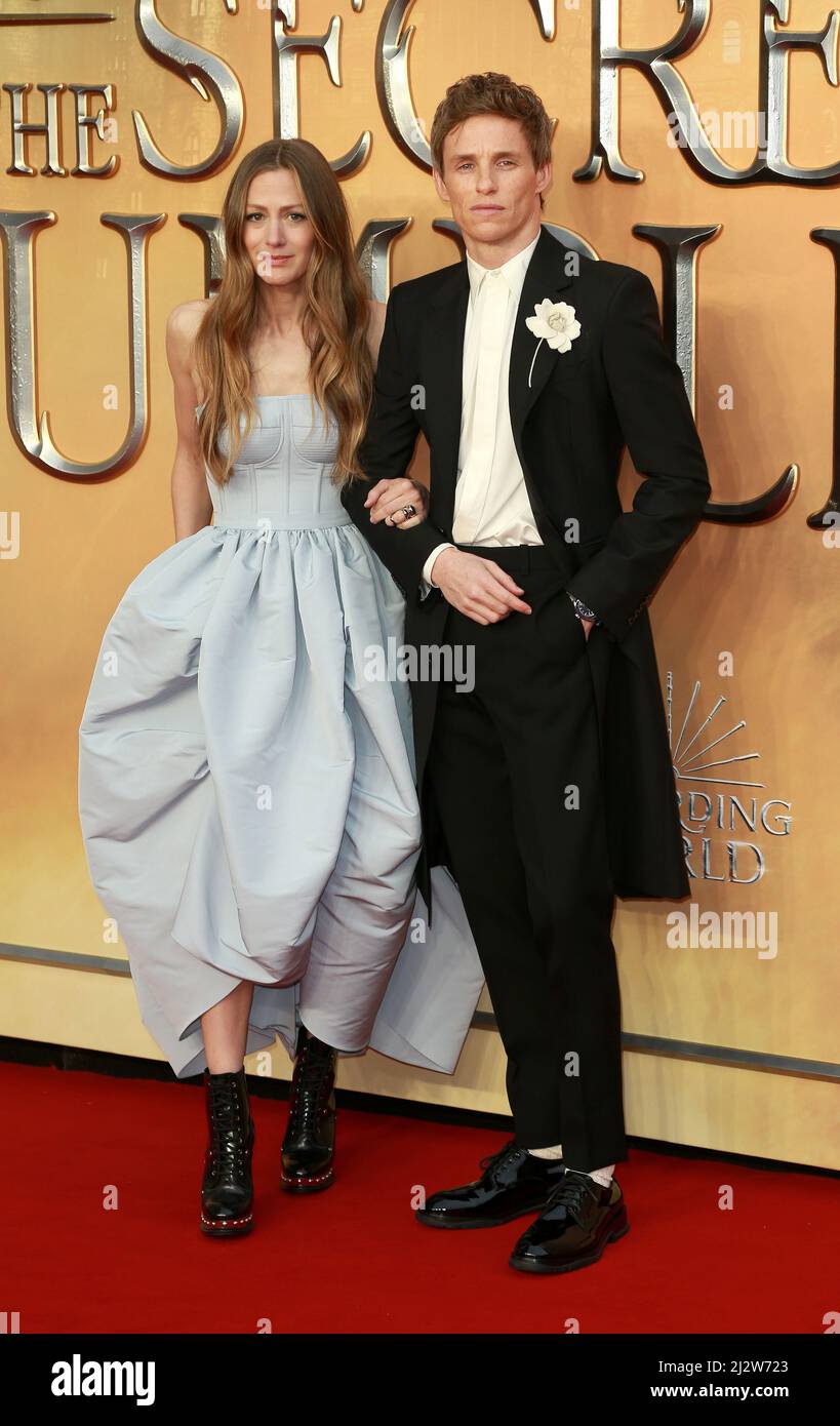 Eddie Redmayne e Hannah Bagshawe partecipano al 'Fantastic Beasts: The Secrets of Dumbledore' World Premiere al Royal Festival Hall il 29 marzo 2022. Foto Stock