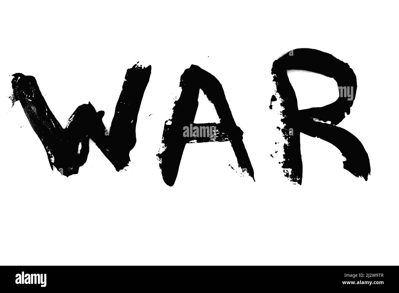 Nero vernice parola GUERRA isolato su sfondo bianco. Foto di alta qualità Foto Stock
