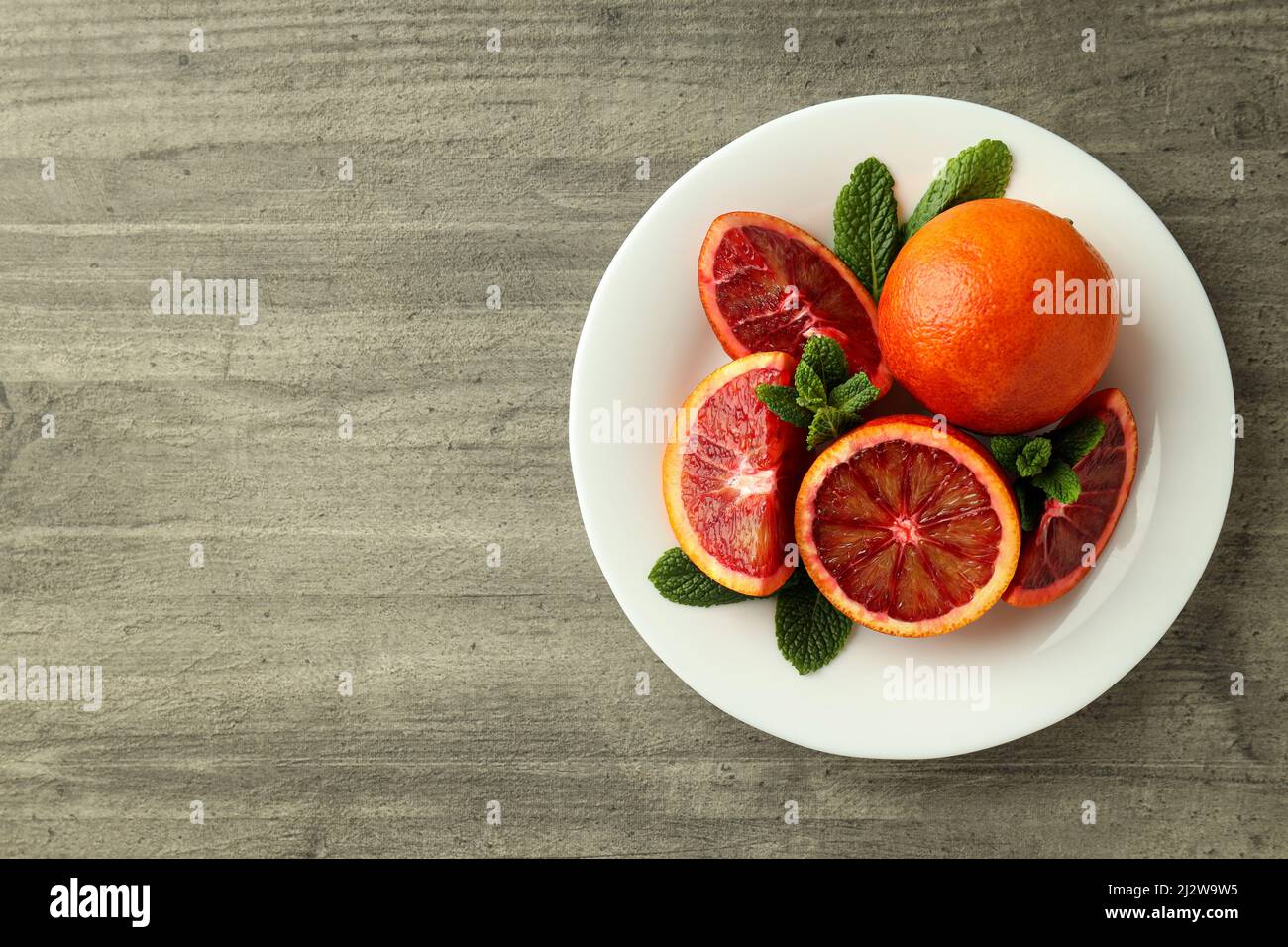 Concetto di agrumi con arancio rosso, spazio per testo Foto Stock