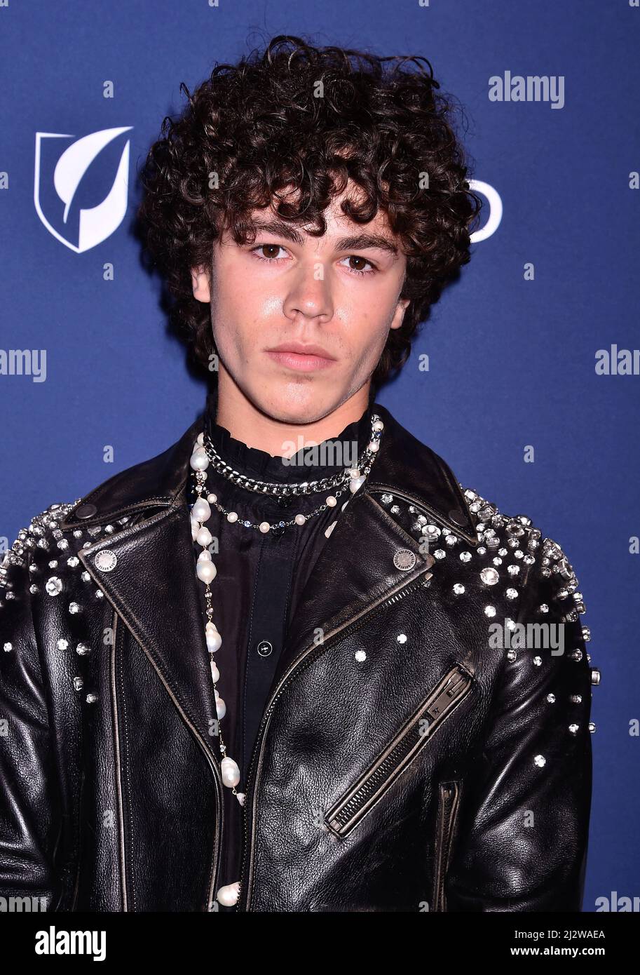 BEVERLY HILLS, CA - APRILE 02: Zackary Arthur partecipa al GLAAD Media Awards 33rd al Beverly Hilton Hotel il 02 Aprile 2022 a Beverly Hills Foto Stock