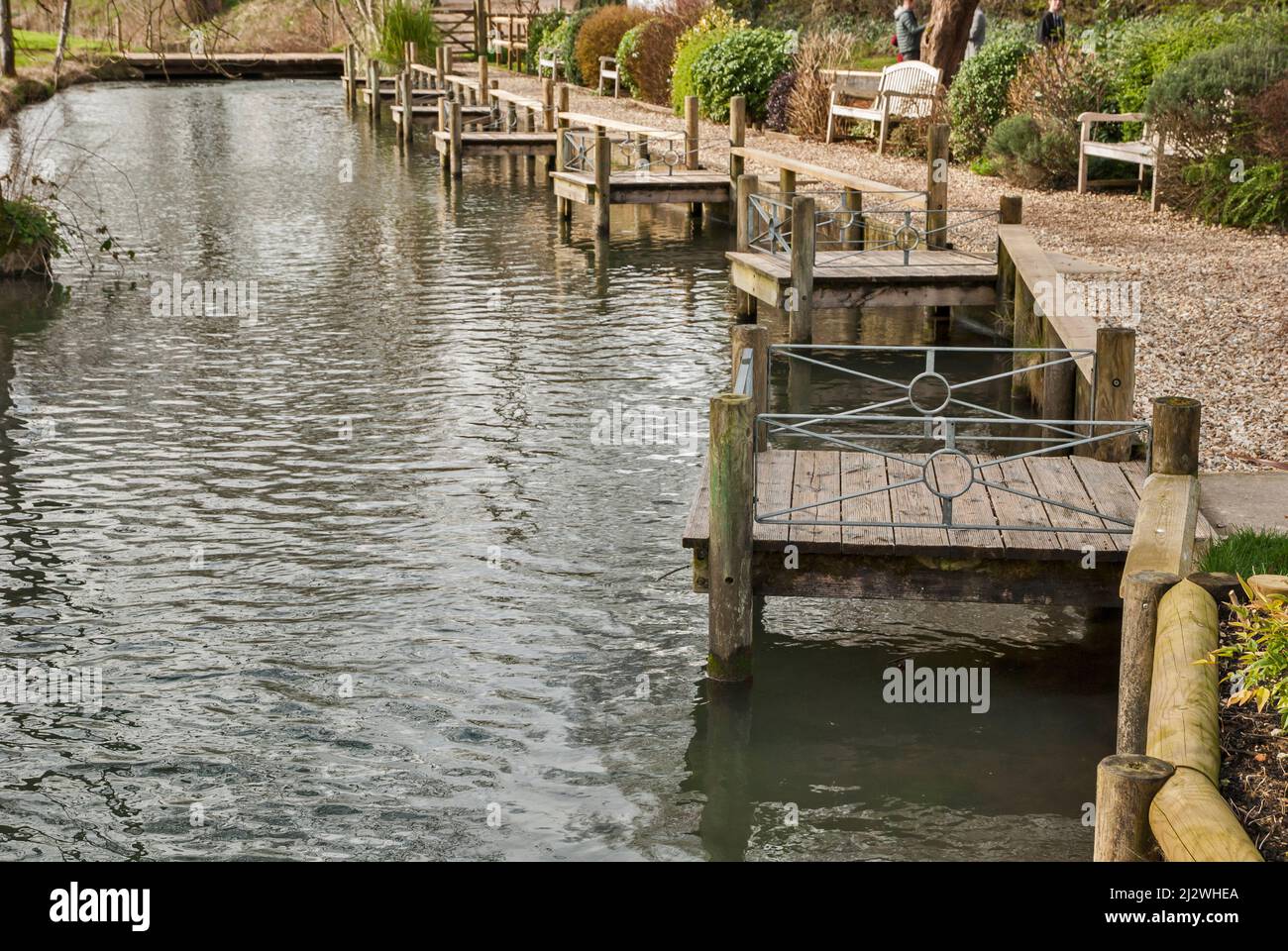 Banchine di pesca in legno in allevamento di pesci primo piano Foto Stock
