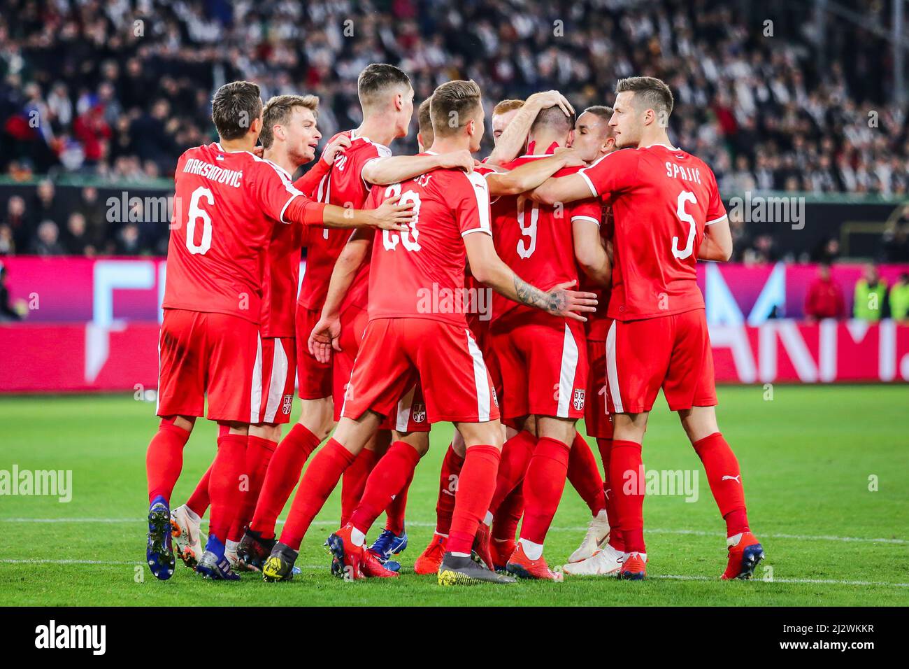 Wolfsburg, Germania, 20 marzo 2019: La squadra nazionale serba festeggia un traguardo durante la partita di calcio internazionale Germania contro Serbia a Wolfsburg Foto Stock