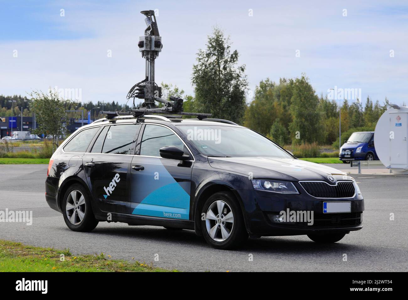 QUI mappatura auto Skoda Octavia con hardware di mappatura, ad esempio quattro telecamere grandangolari, montato sulla parte superiore. Forssa, Finlandia. Settembre 18, 2020. Foto Stock