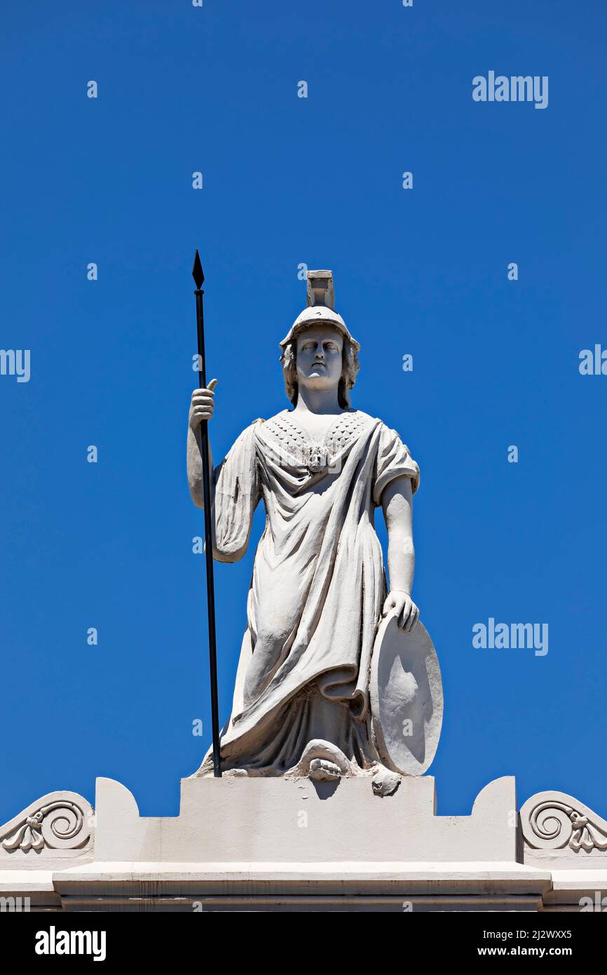Ballarat Australia / la statua di Minerva in cima al Ballarat Mechanics Institute 1859 circa a Sturt Street. Foto Stock