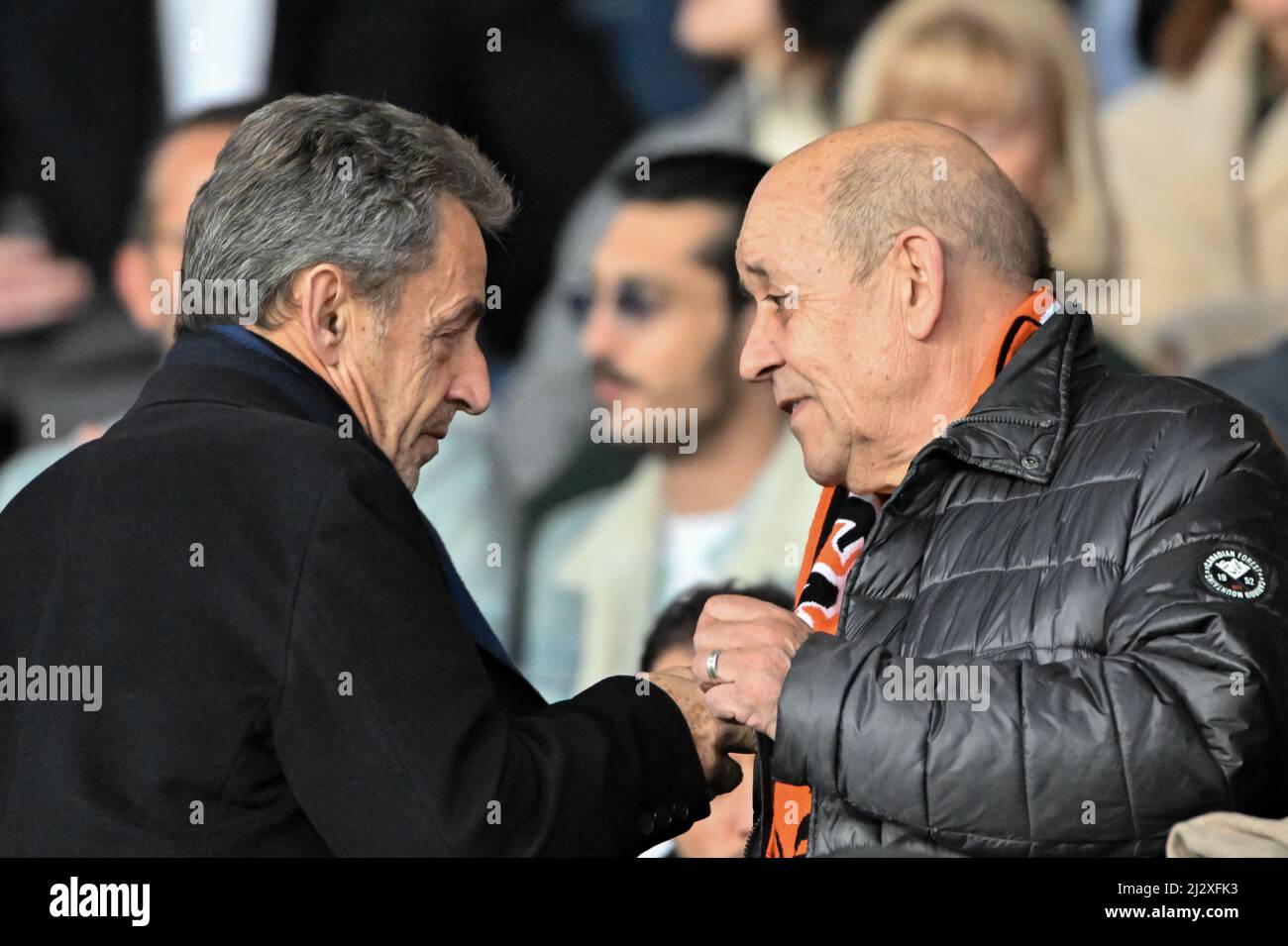 Parigi, Francia. 03rd Apr 2022. Jean-Yves le Drian, Nicolas Sarkozy - PSG vs FC Lorient a Parigi, Francia, il 3 aprile 2022. (Foto di Lionel Urman/Sipa USA) Credit: Sipa USA/Alamy Live News Foto Stock