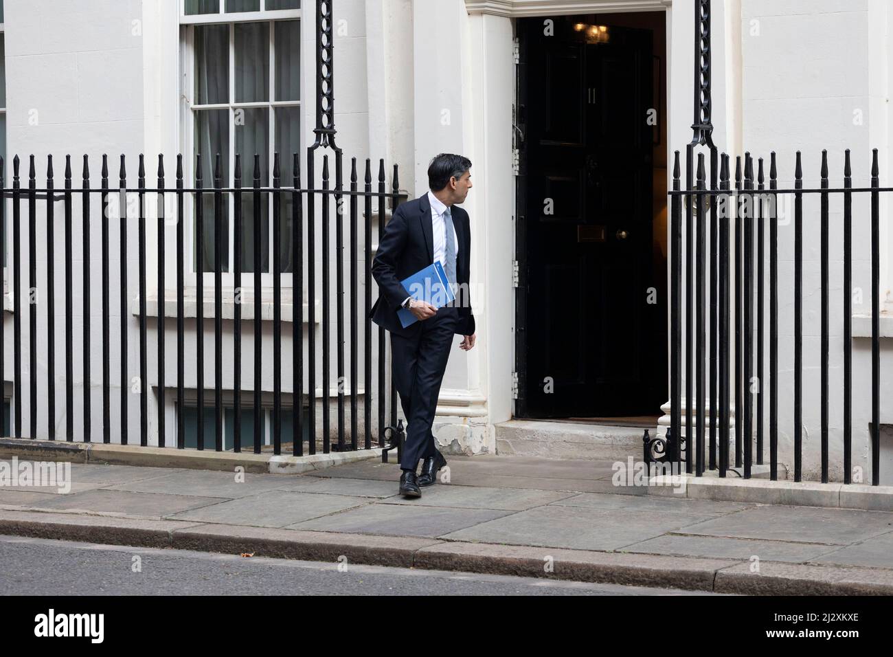 Il Segretario delle Finanze del Regno Unito lascia il n. 11 in anticipo rispetto al bilancio di primavera. Immagini scattate il 23rd marzo 2022. © Belinda Jiao Foto Stock