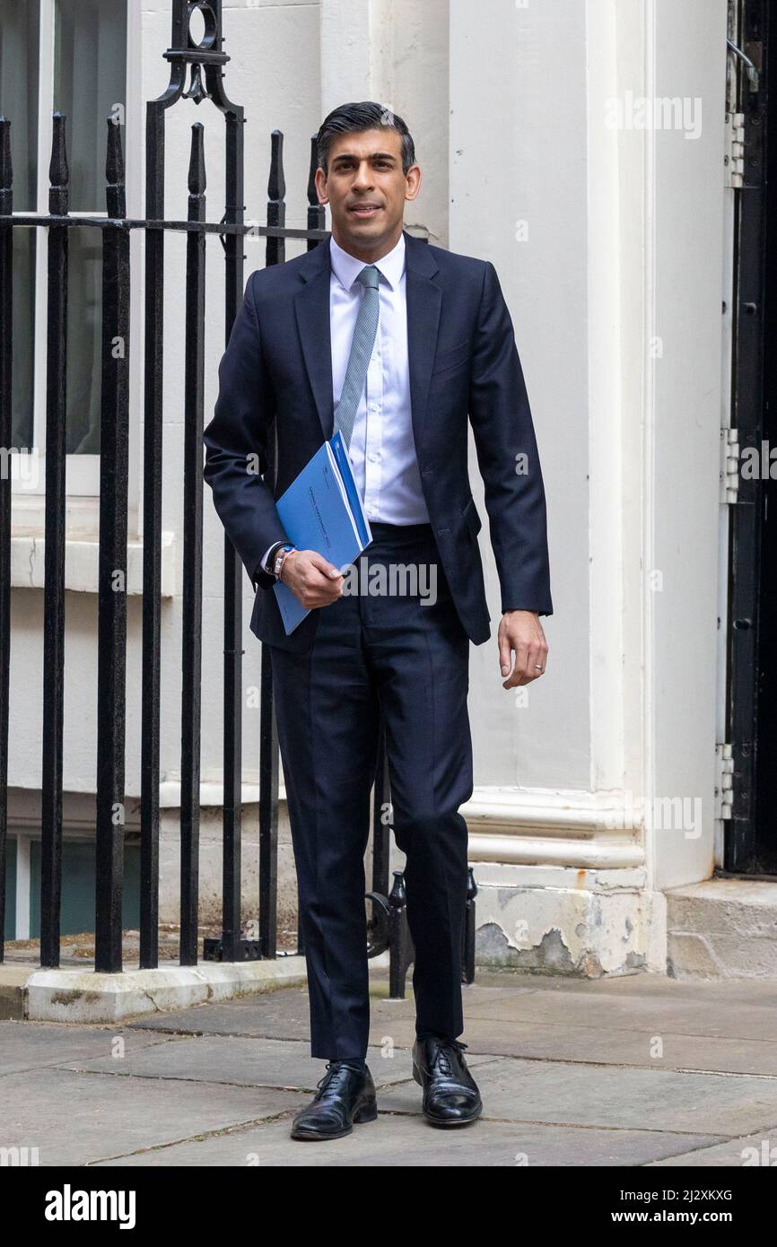 Il Segretario delle Finanze del Regno Unito lascia il n. 11 in anticipo rispetto al bilancio di primavera. Immagini scattate il 23rd marzo 2022. © Belinda Jiao Foto Stock