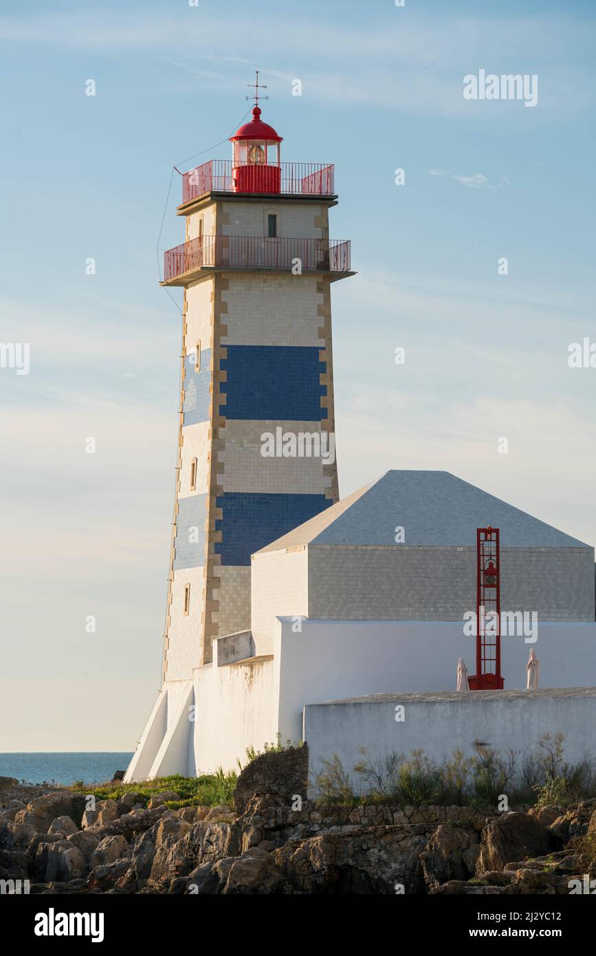 Faro a Forte de Santa Marta, Cascais, Portogallo Foto Stock