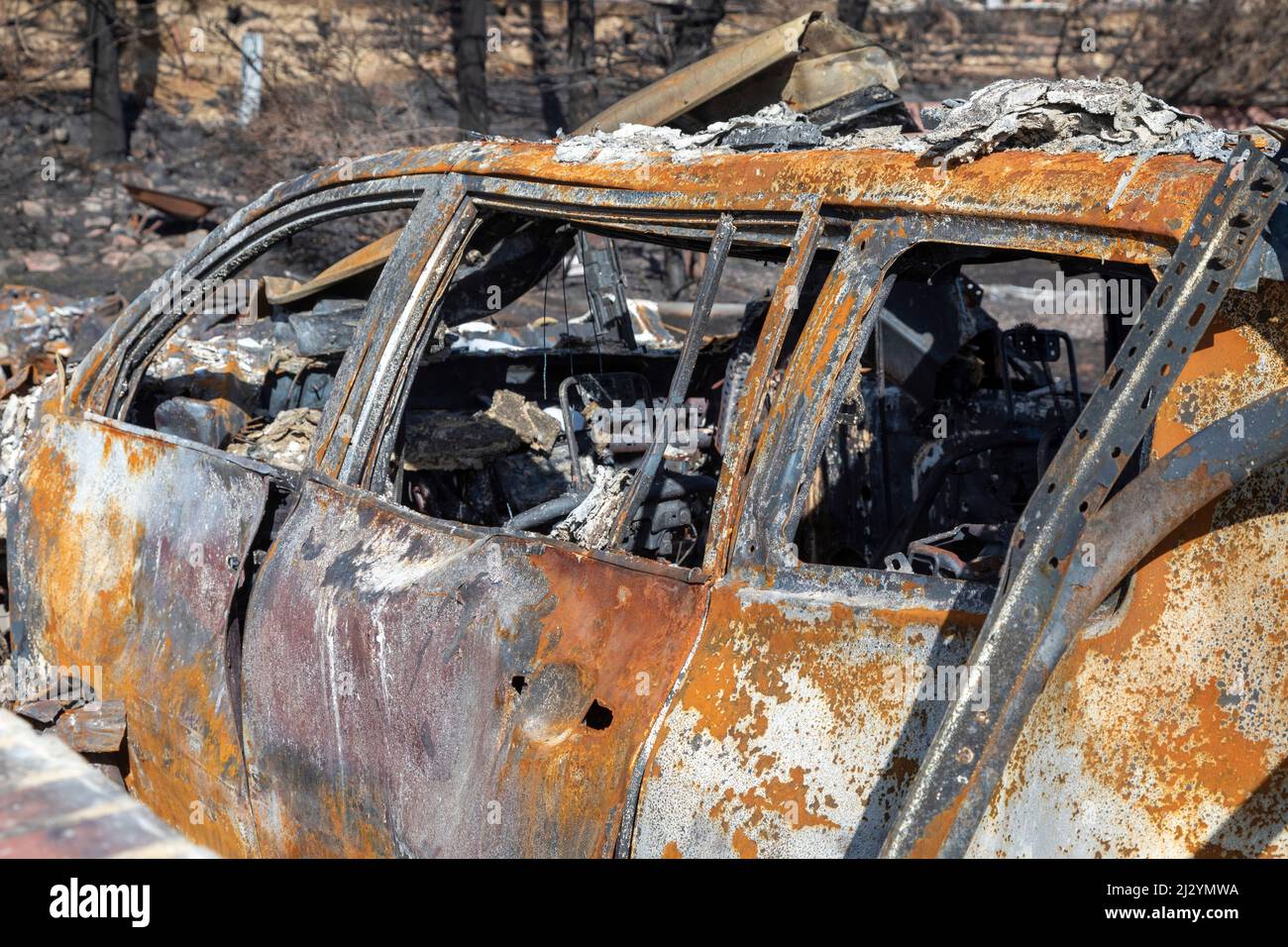 Louisville, Colorado - i resti dopo il fuoco di Marshall, il più distruttivo incendio selvatico del Colorado, che ha distrutto 1.000 case nel dicembre 2021. il fi Foto Stock