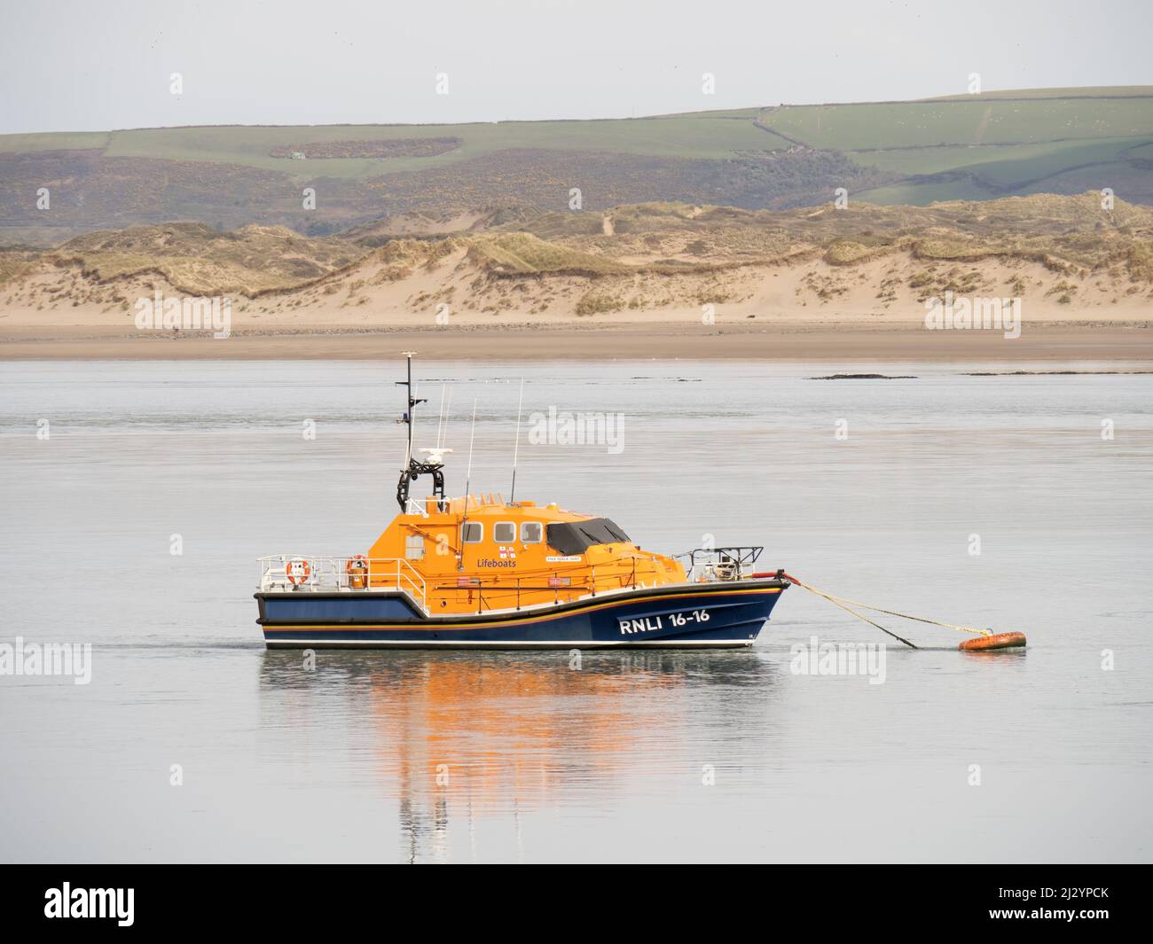 APPLEDORE, DEVON, Regno Unito - APRILE 2 2022: The Appledore Lifeboat, 16-16 'Mollie Hunt', una scialuppa di salvataggio di classe Tamar. Foto Stock